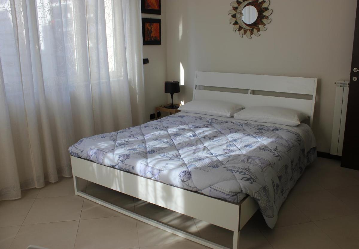 Double Room with Private External Bathroom photo 1
