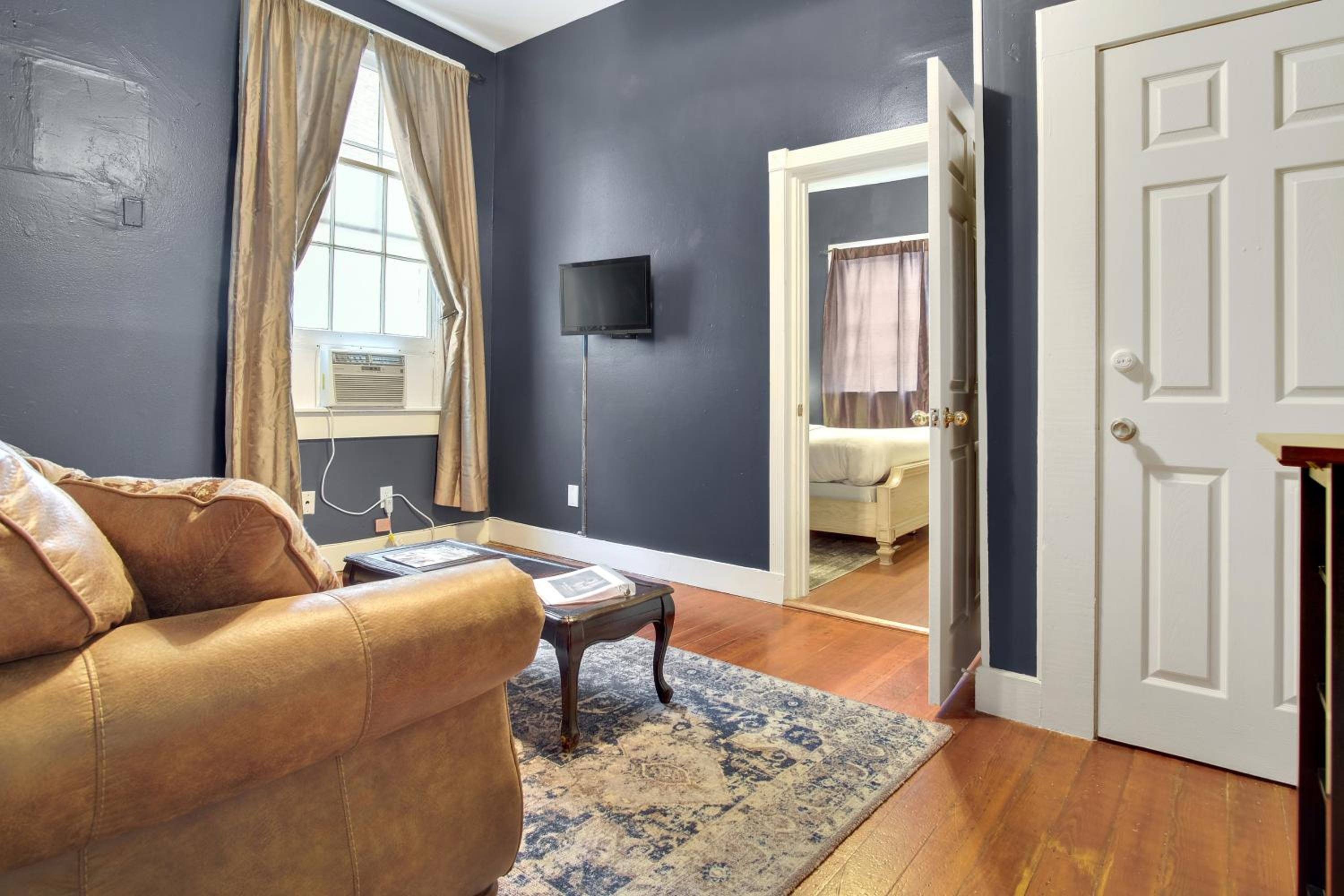 Apartment - Ground Floor - Photo 1