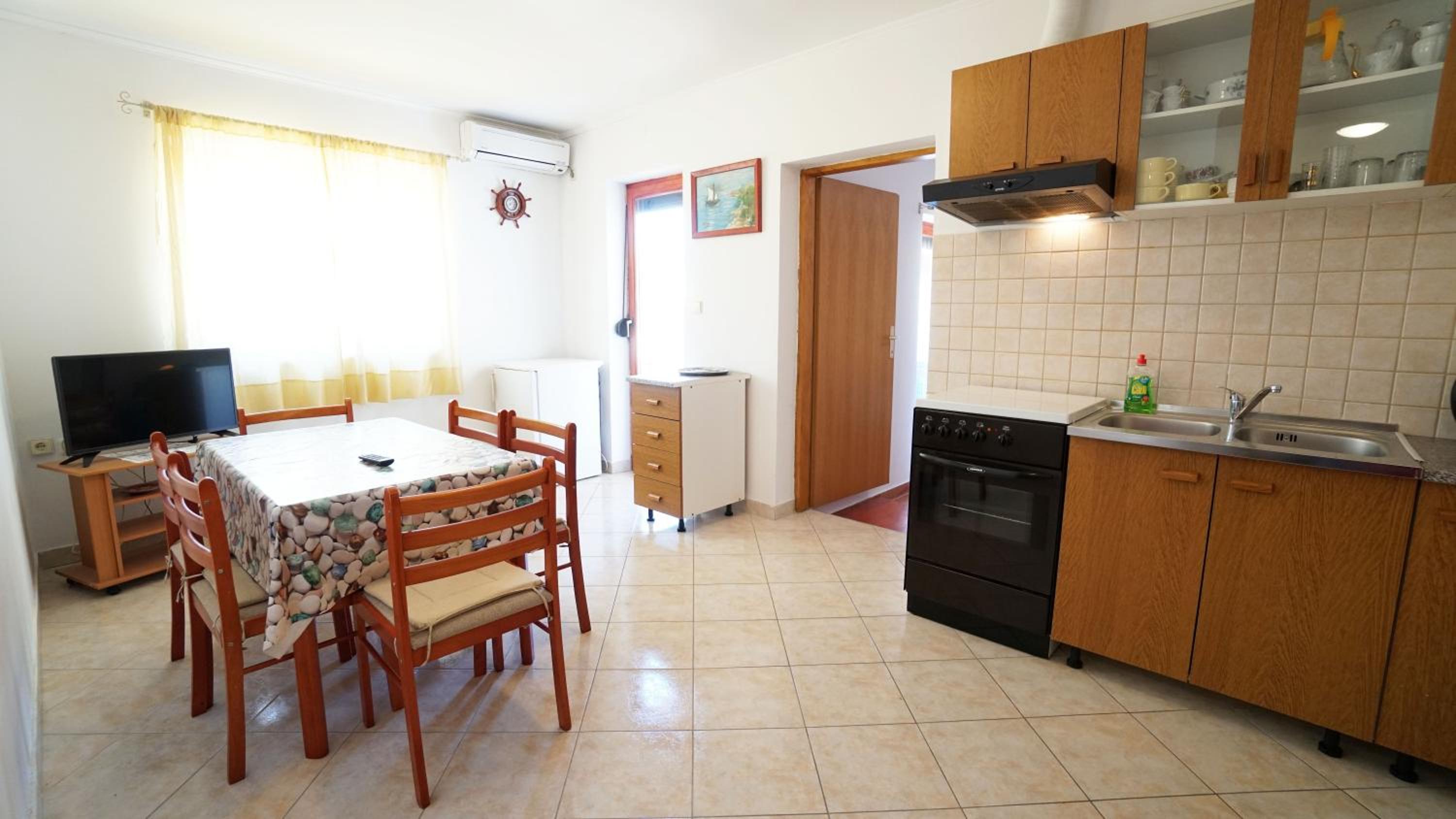 Two-Bedroom Apartment with Balcony photo 2