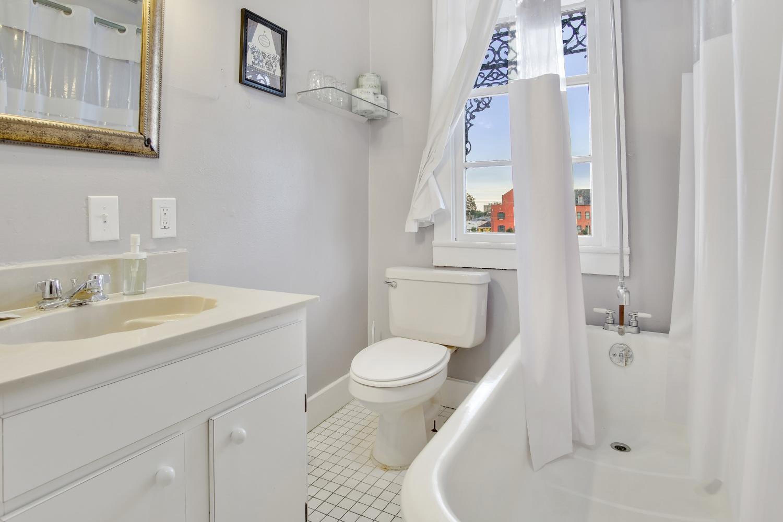 Superior Suite - Photo 5