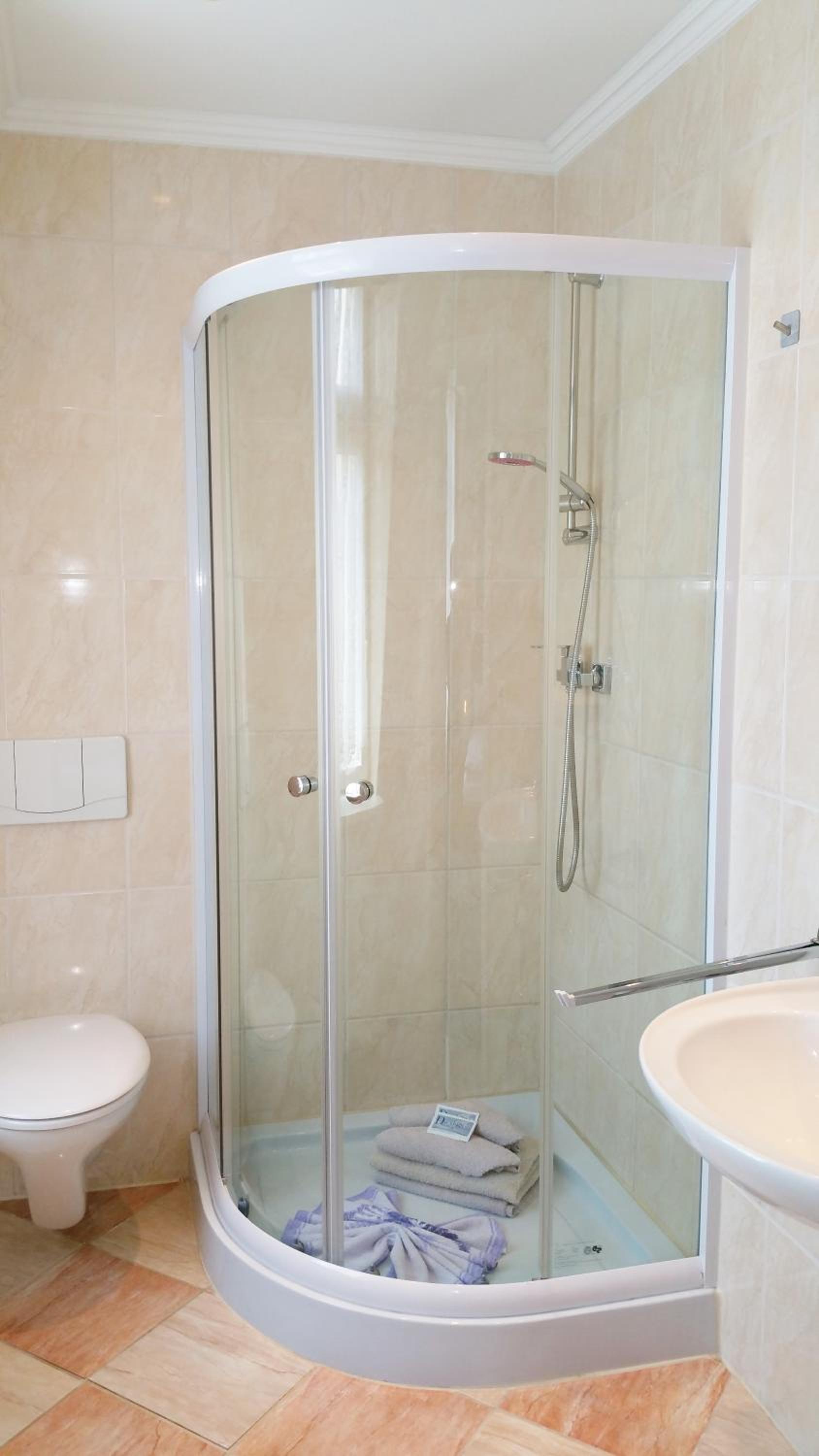Standard Double Room - Photo 14