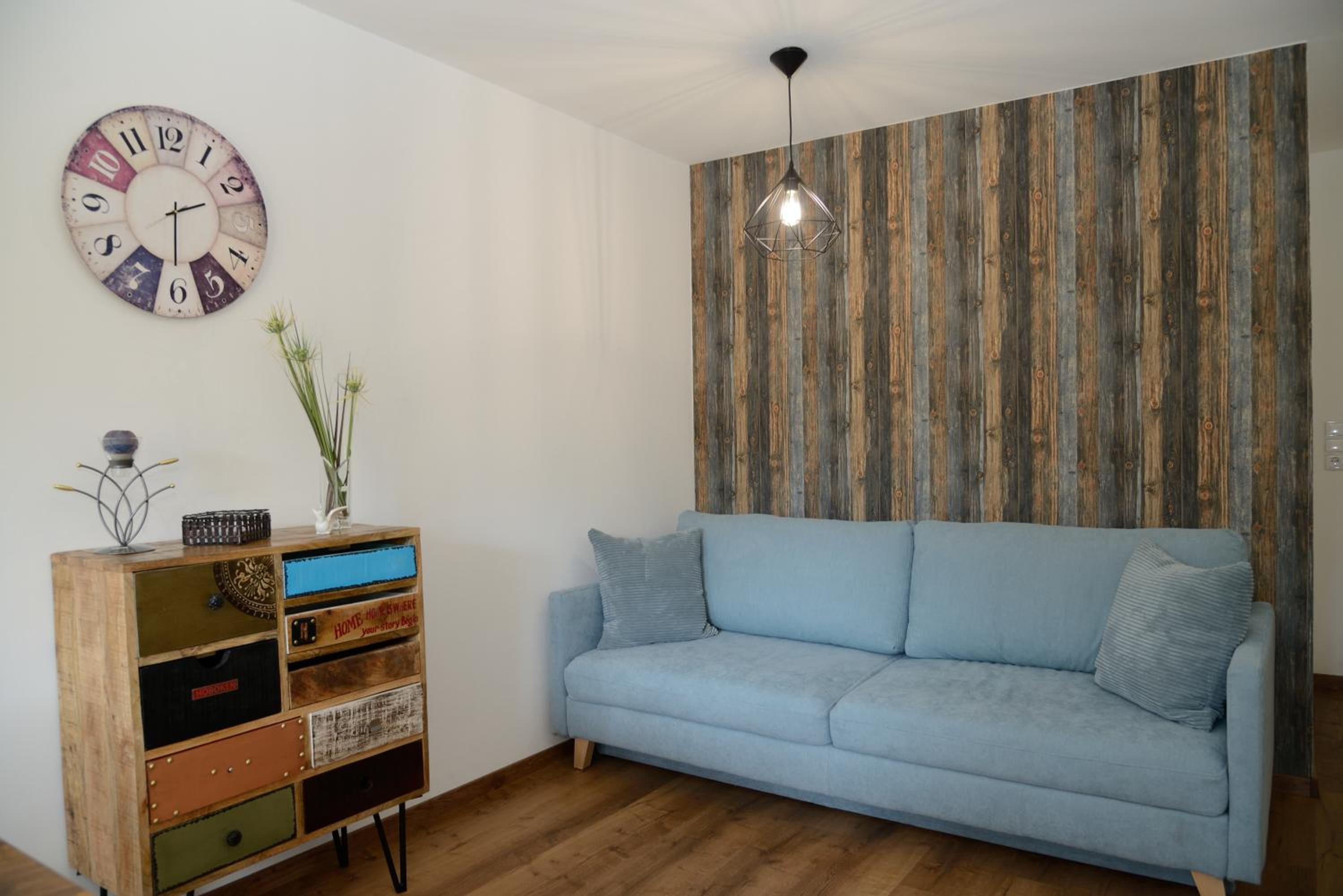 One-Bedroom Apartment photo 1