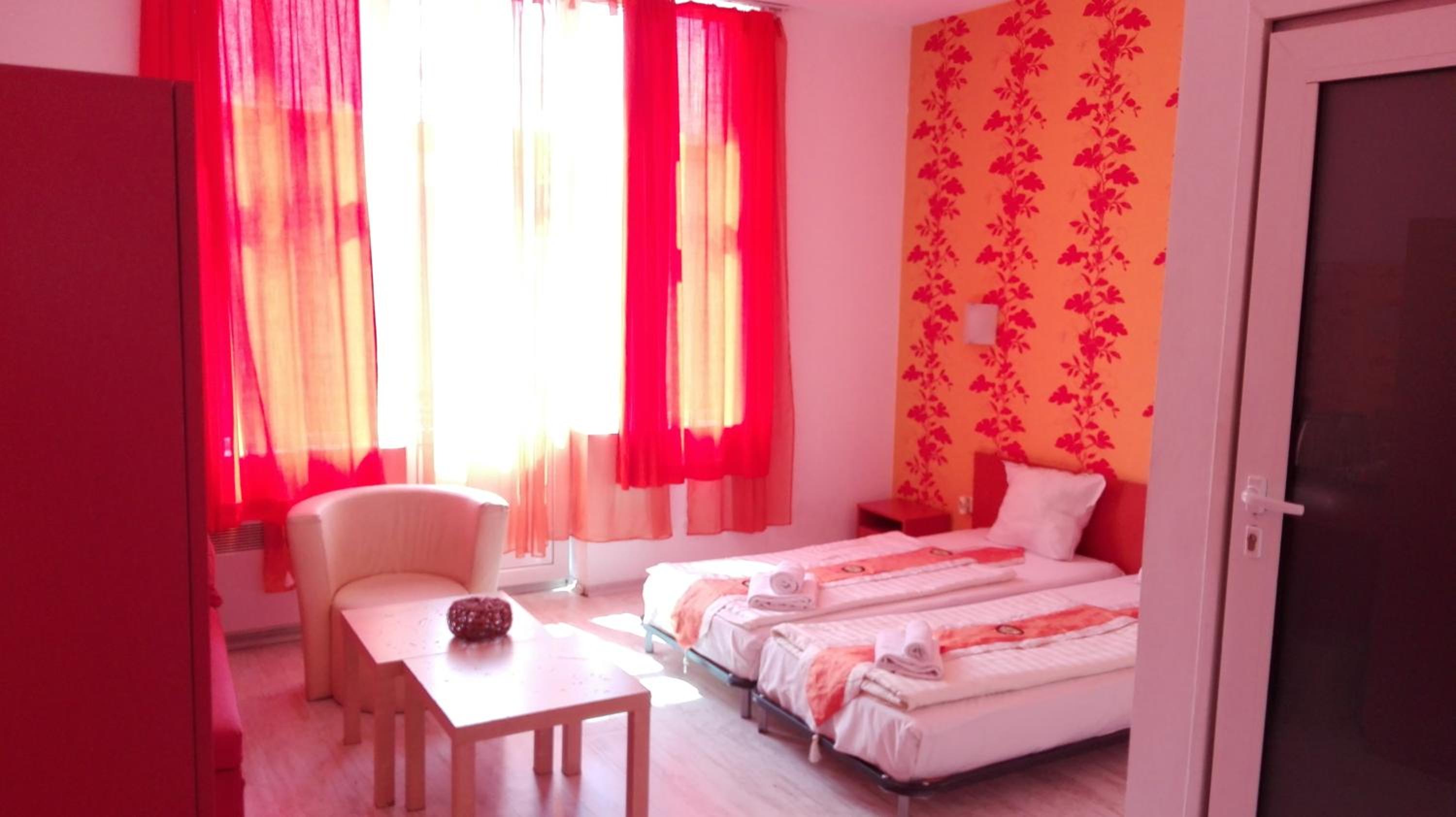 Deluxe Double or Twin Room - Photo 7