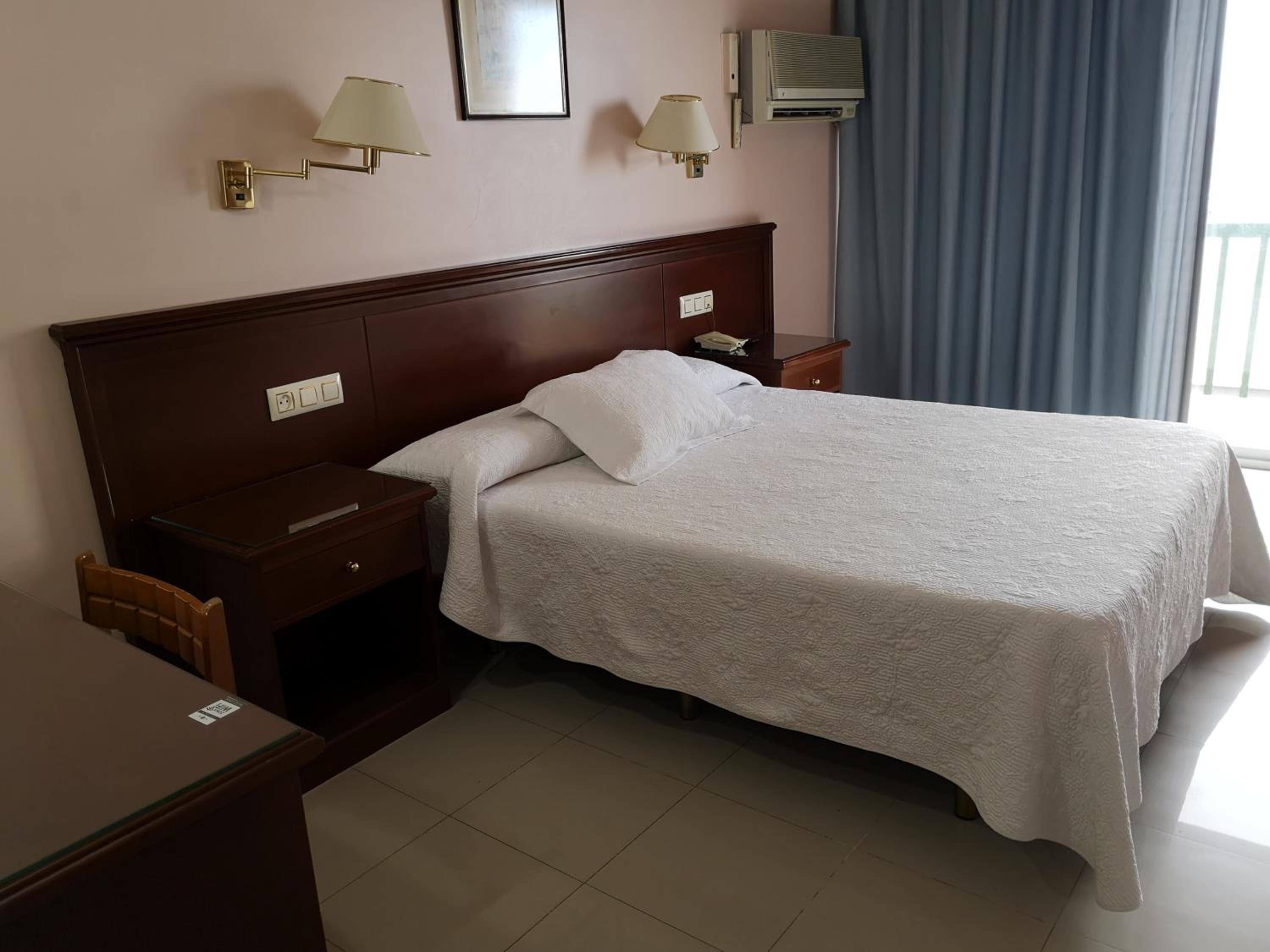 Double or Twin Room photo 3