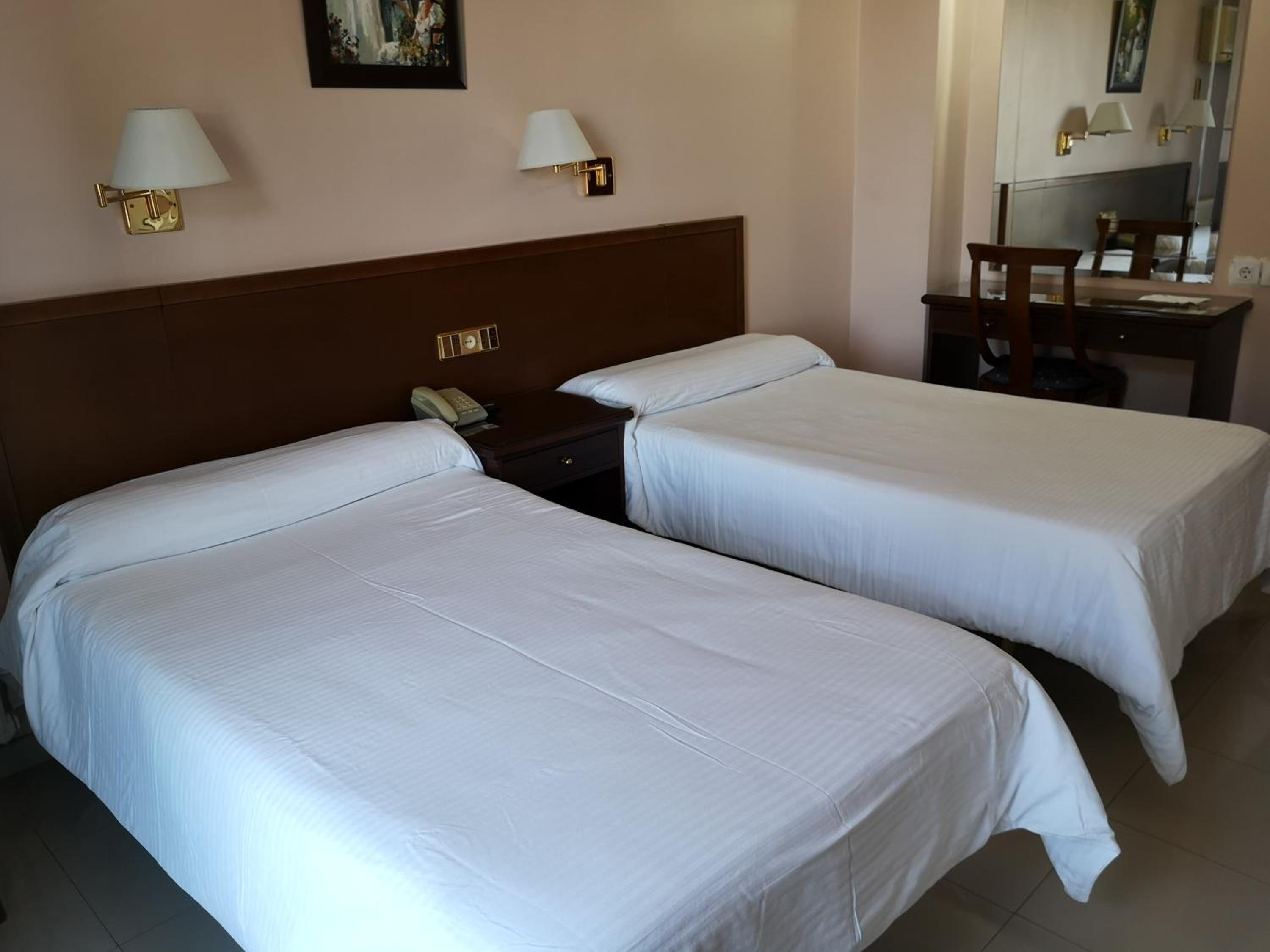 Double or Twin Room photo 2