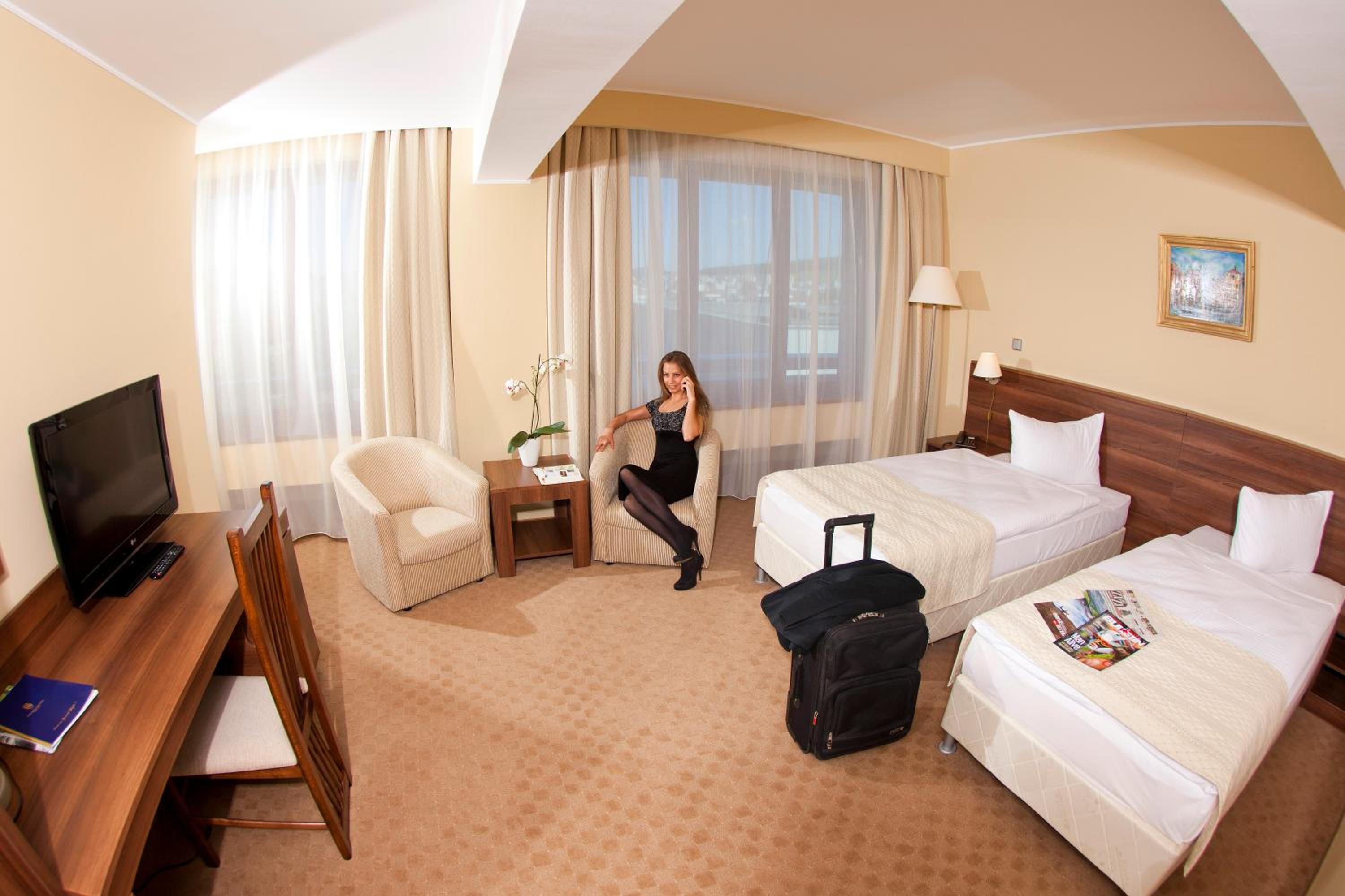 Double or Twin Room - Photo 2