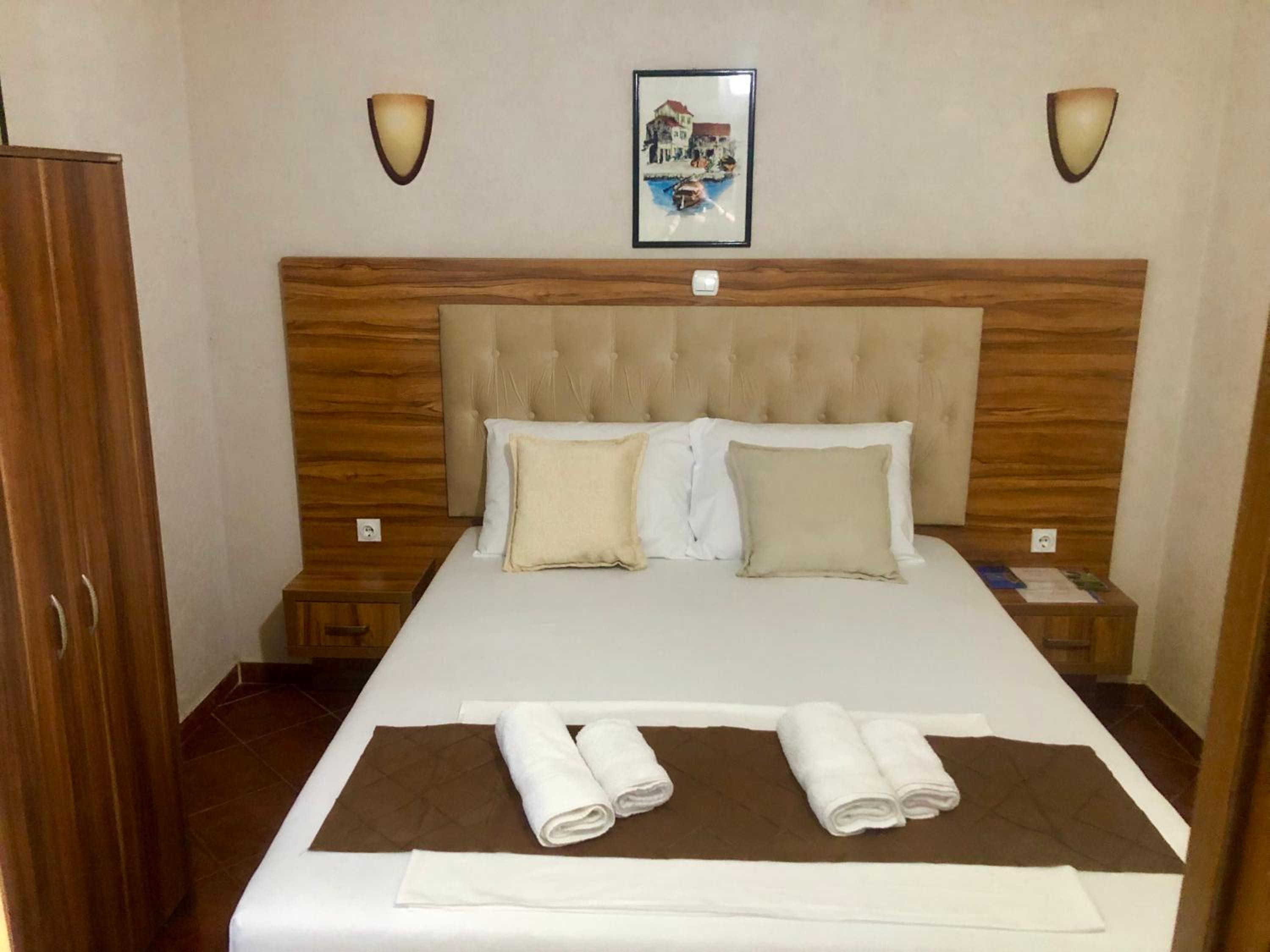 Comfort Two-Bedroom Apartment with Balcony photo 3