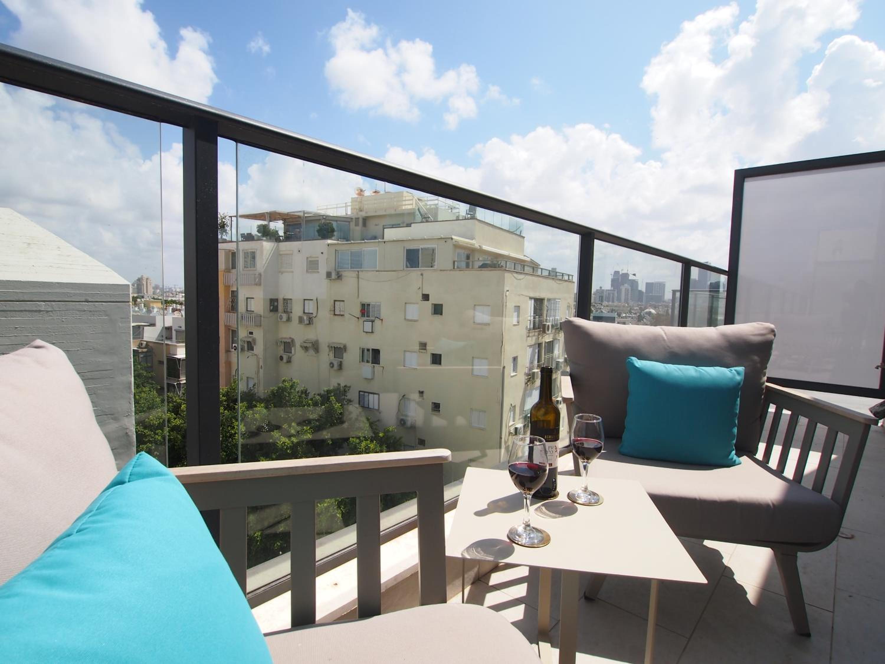 Junior Suite with Balcony photo 2