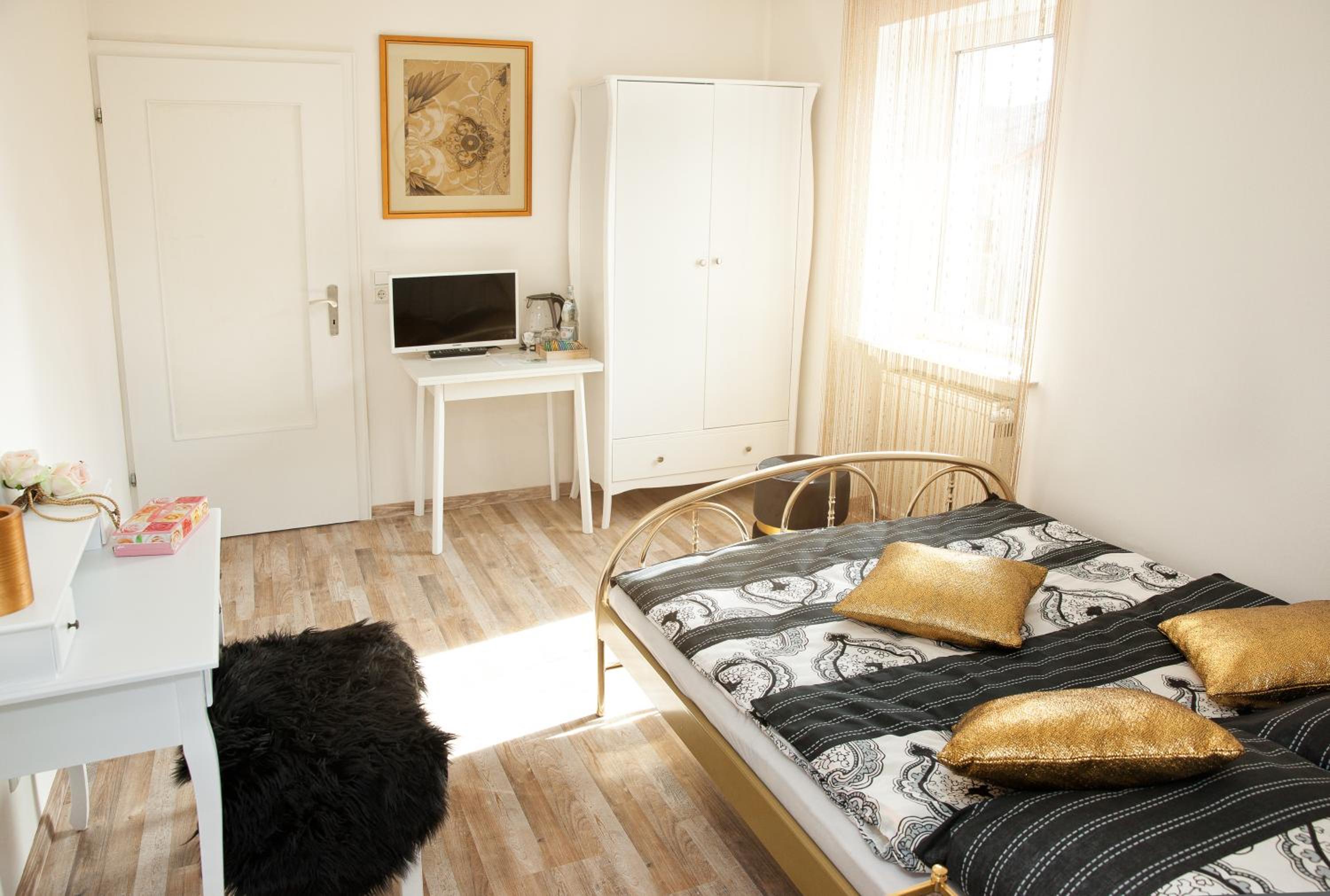 Standard Double Room photo 2