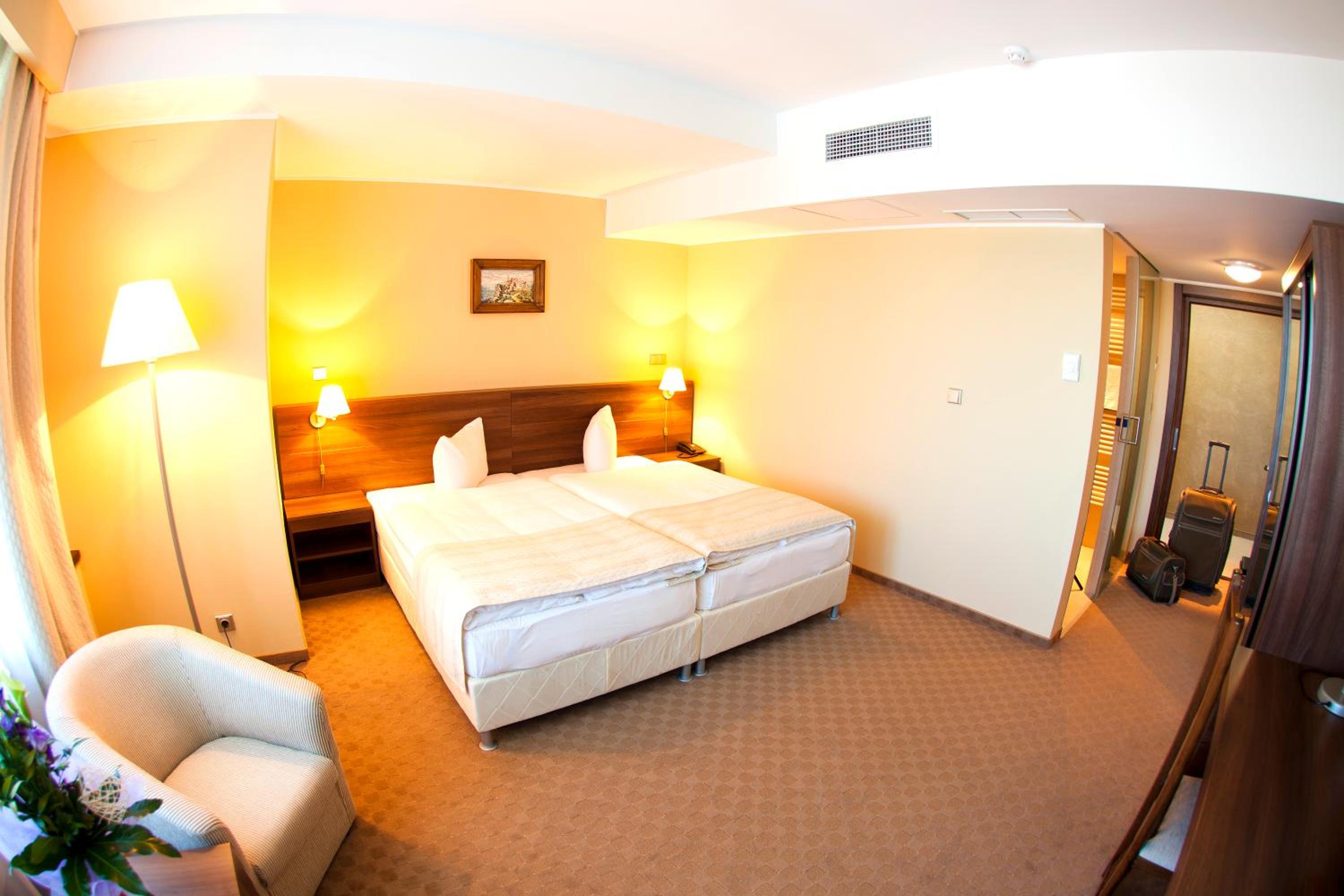 Double or Twin Room - Photo 1