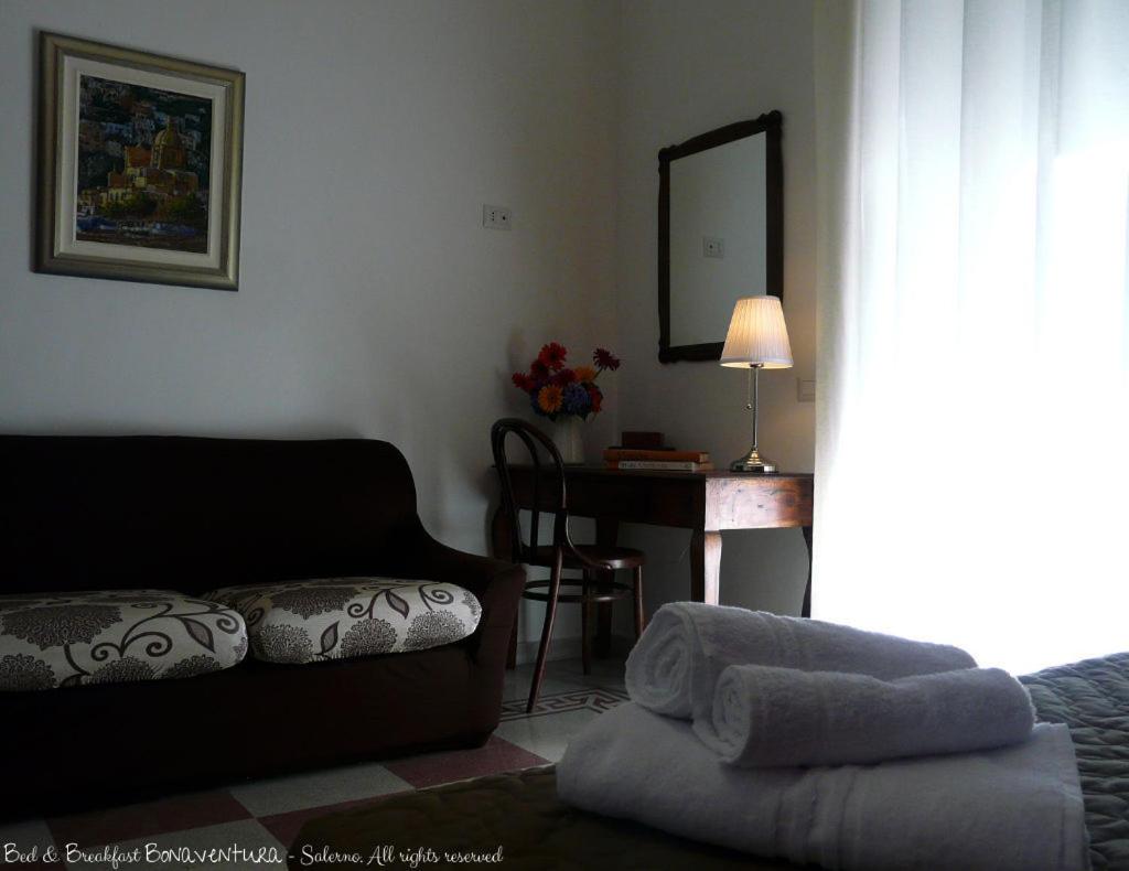 Double Room with Private External Bathroom photo 2