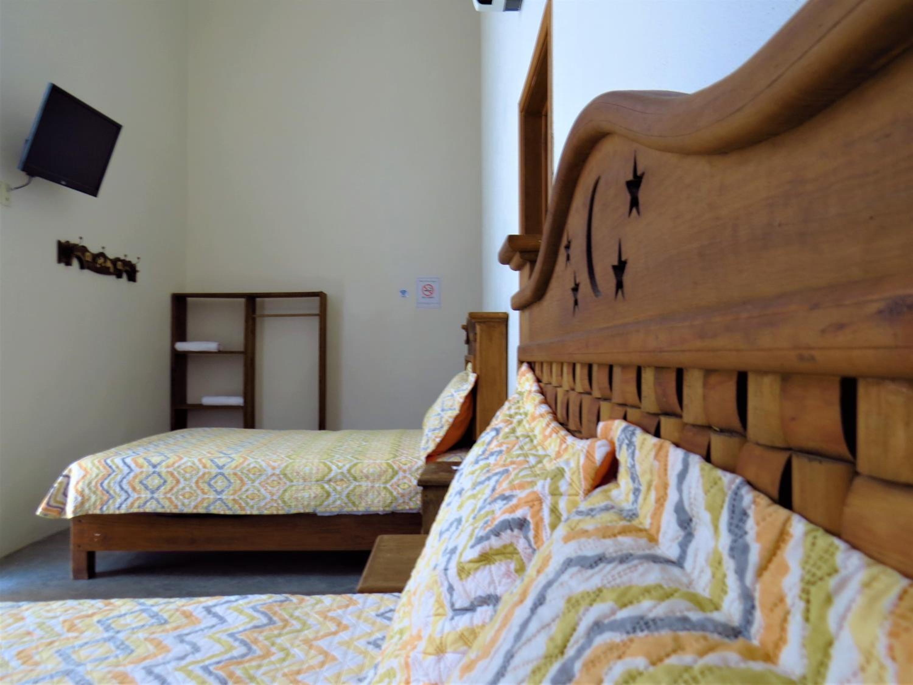 Twin Room - Photo 6