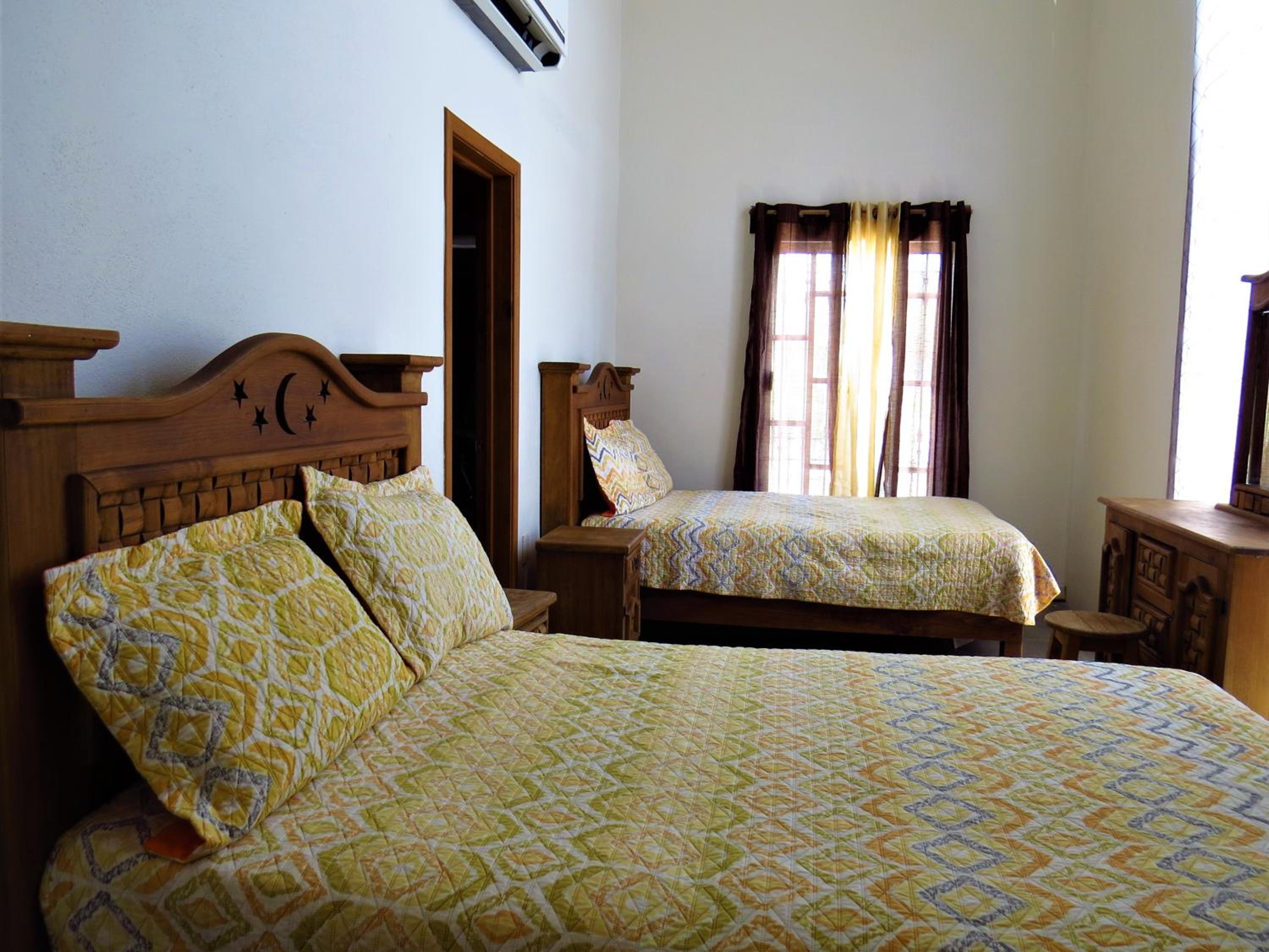 Twin Room - Photo 8