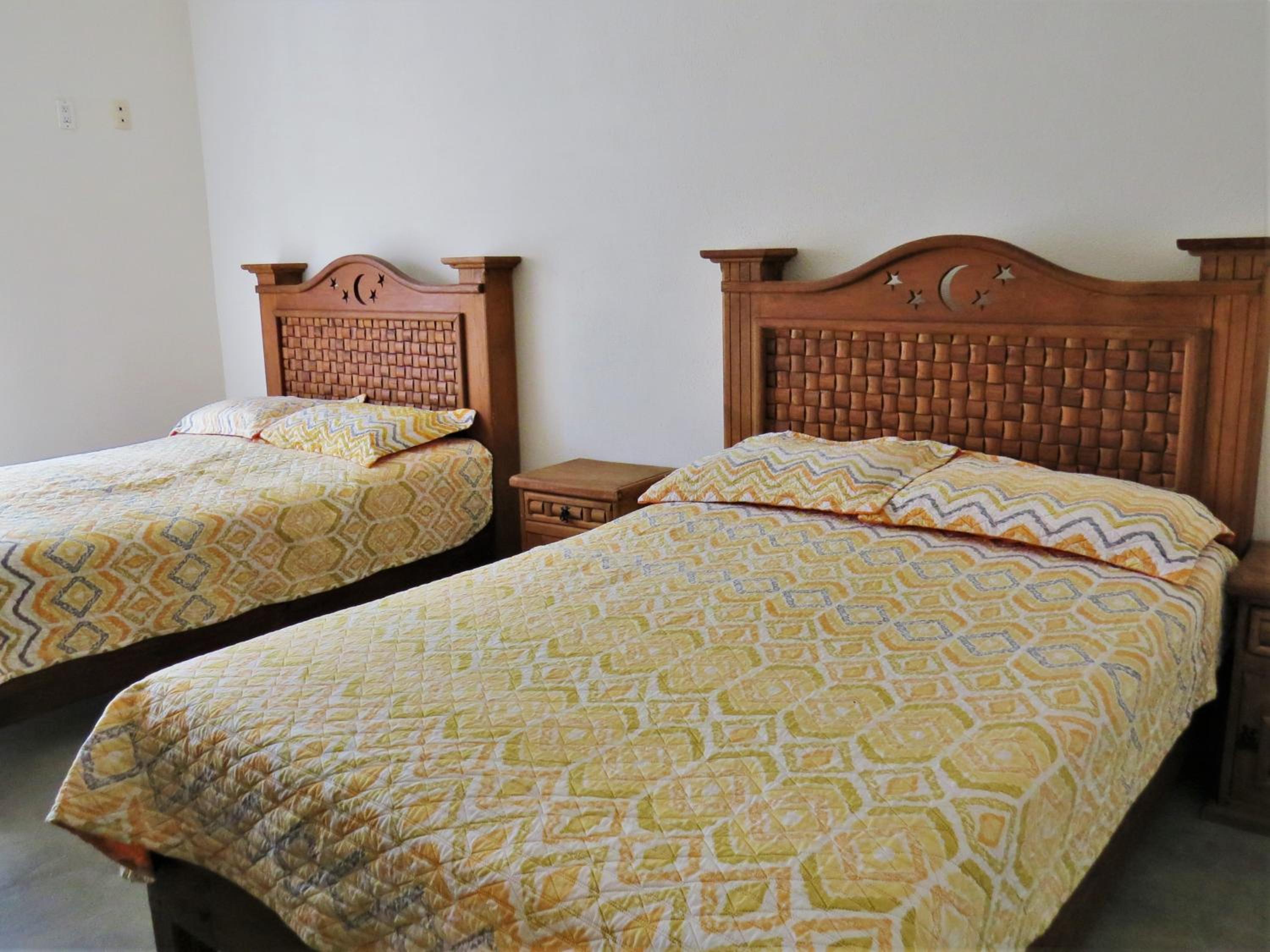 Twin Room - Photo 9