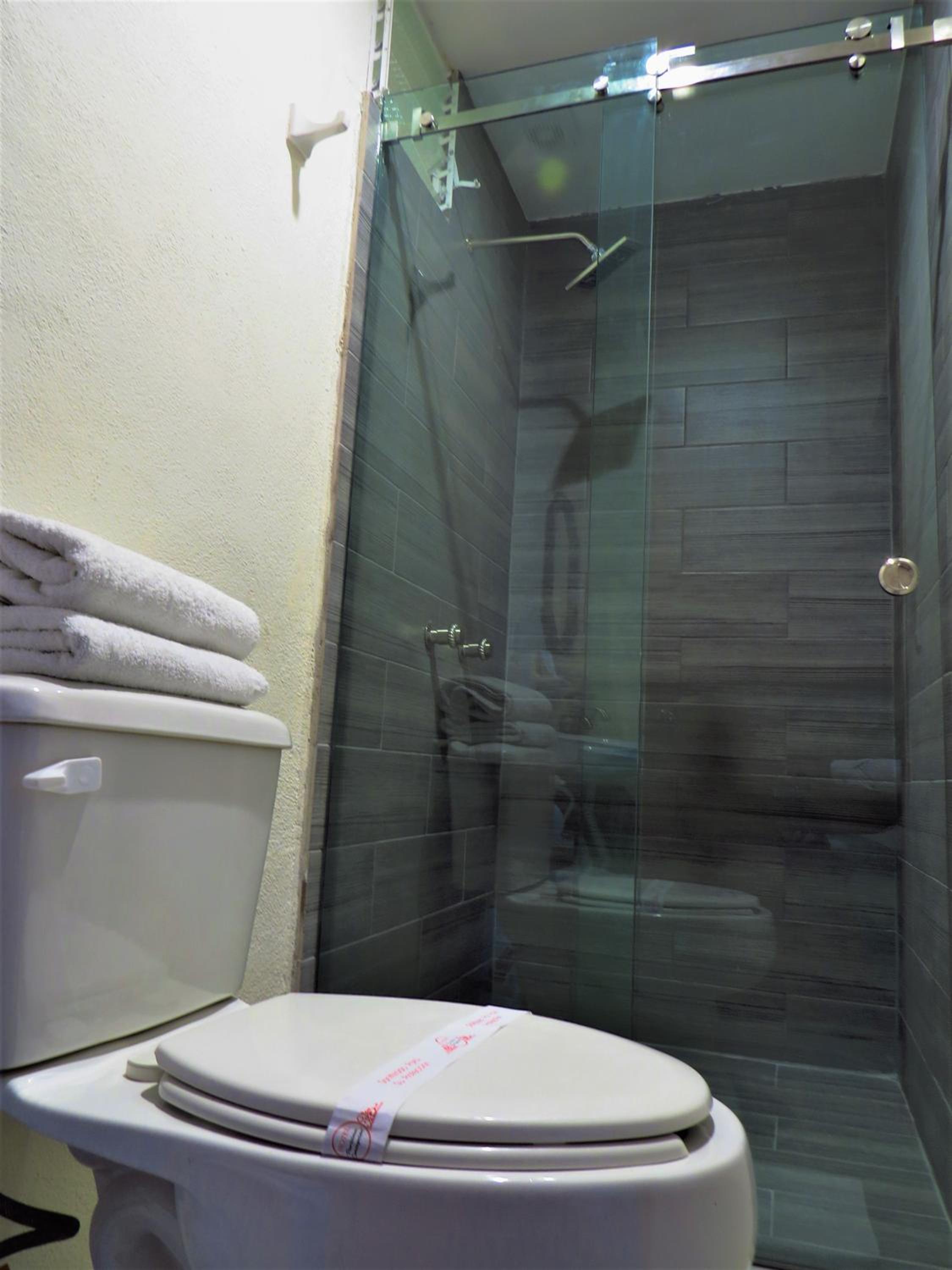 Twin Room - Photo 2