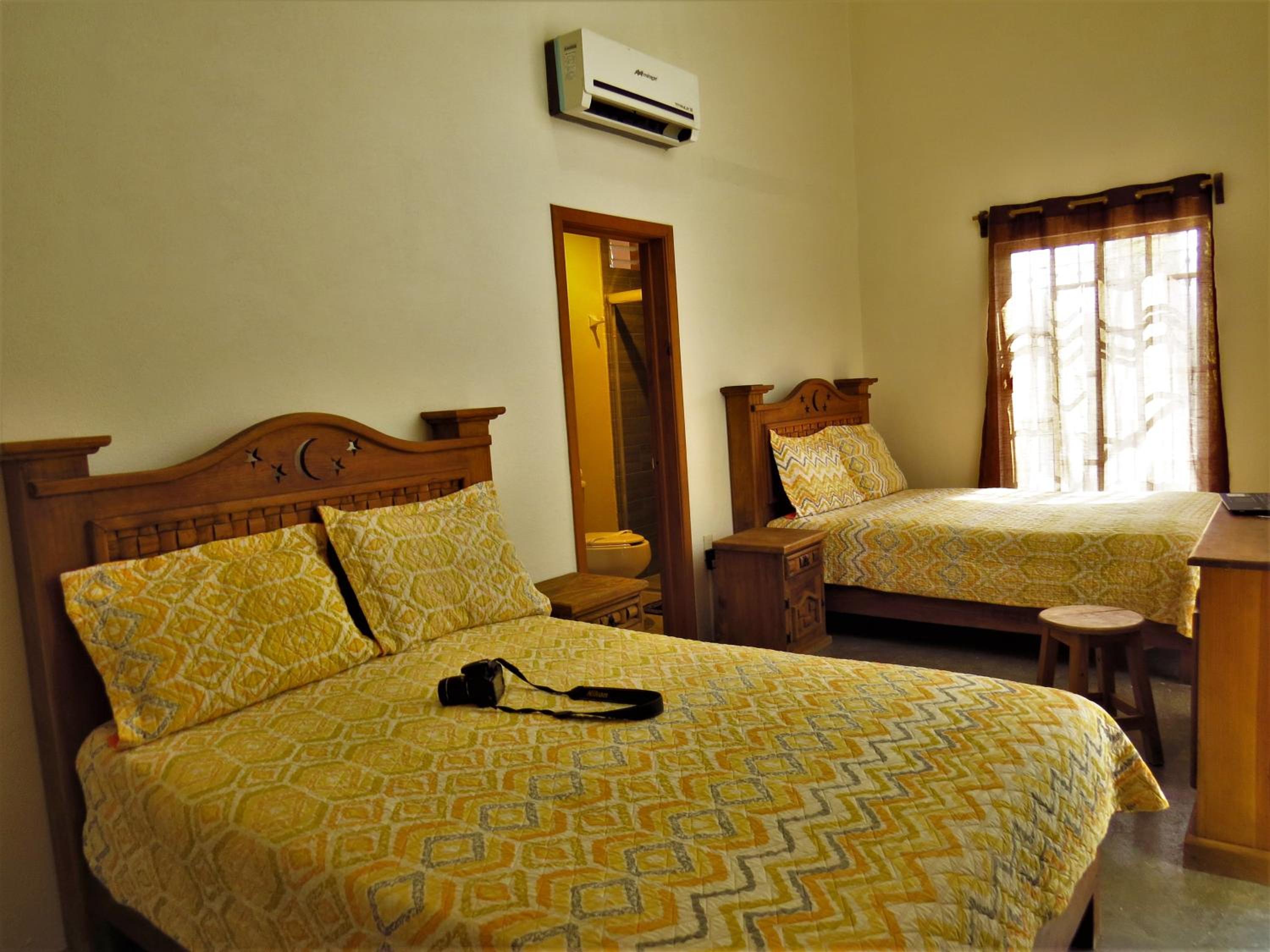 Twin Room - Photo 5