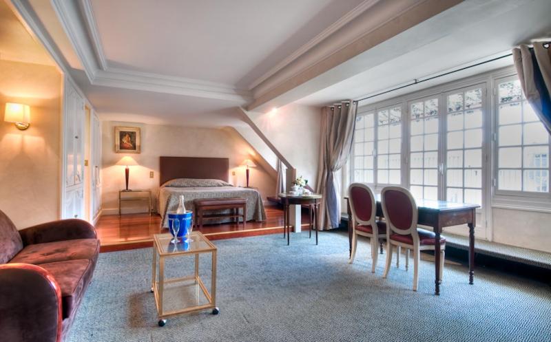 Suite with Balcony photo 2
