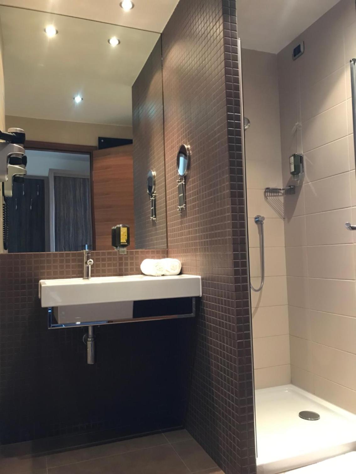 Triple Room - Photo 7