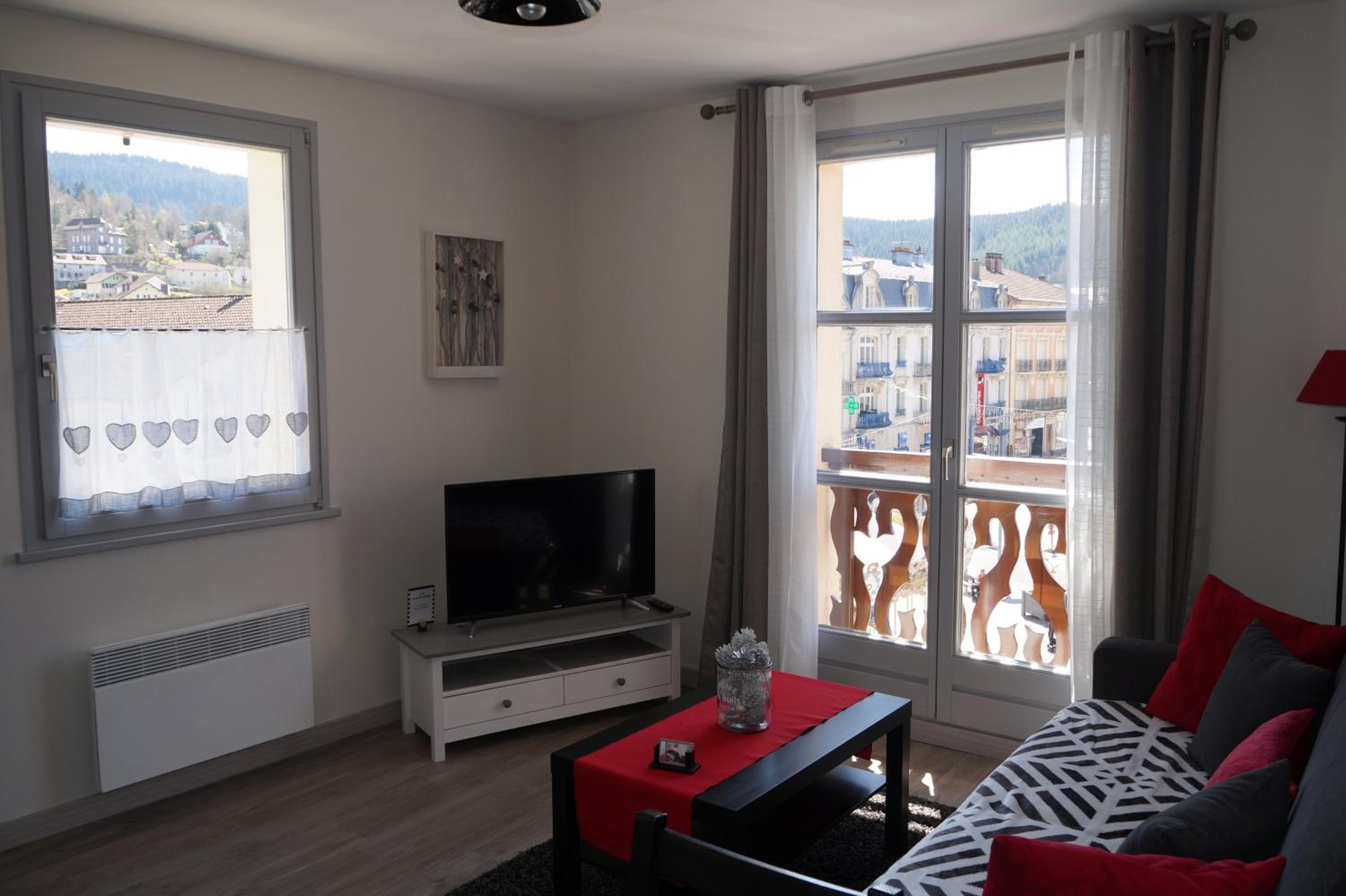 One-Bedroom Apartment - Photo 15