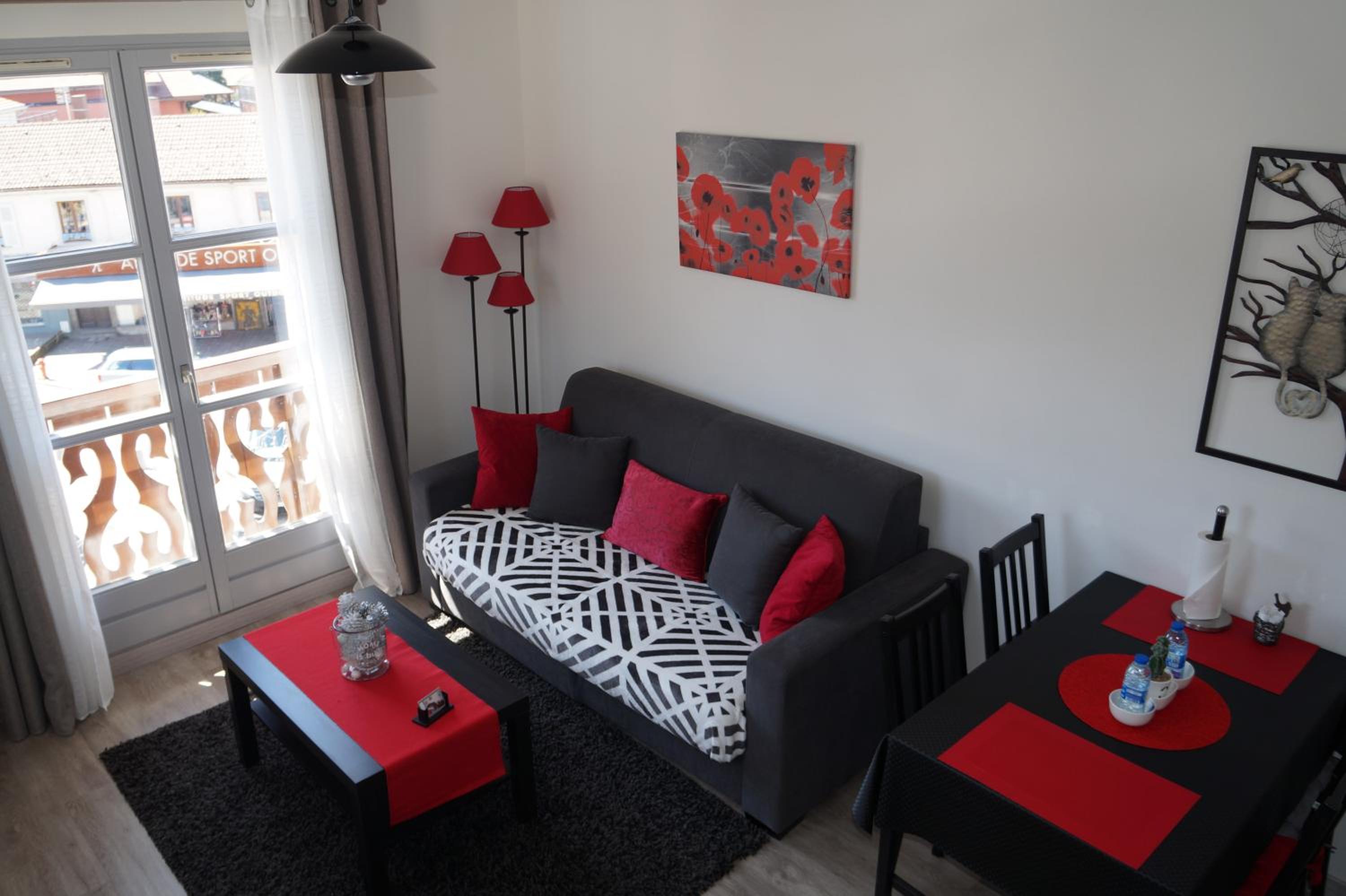 One-Bedroom Apartment - Photo 16