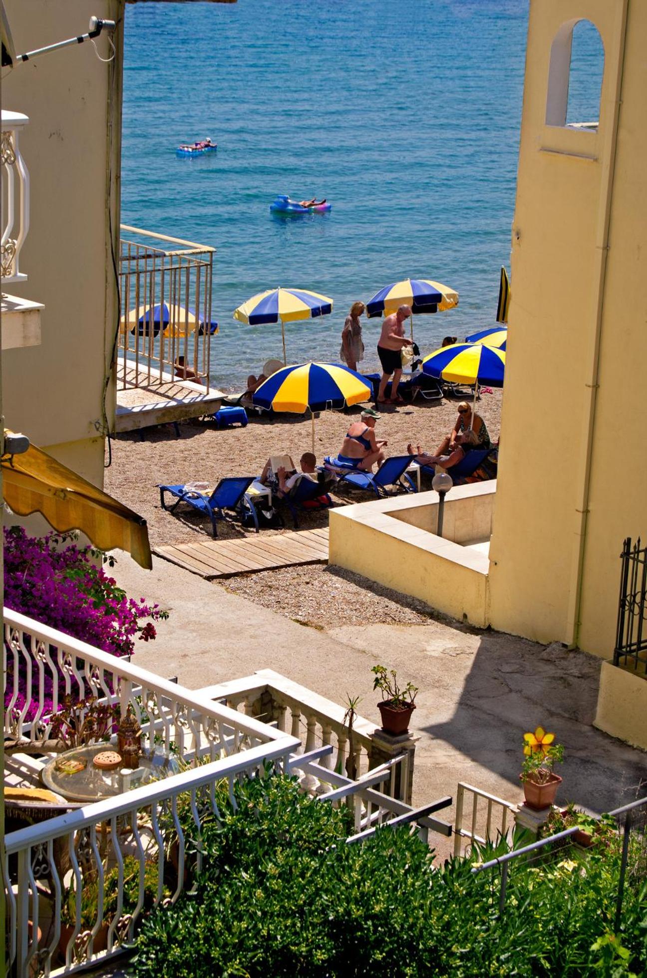 Twin Room With Sea View - Top Floor photo 3