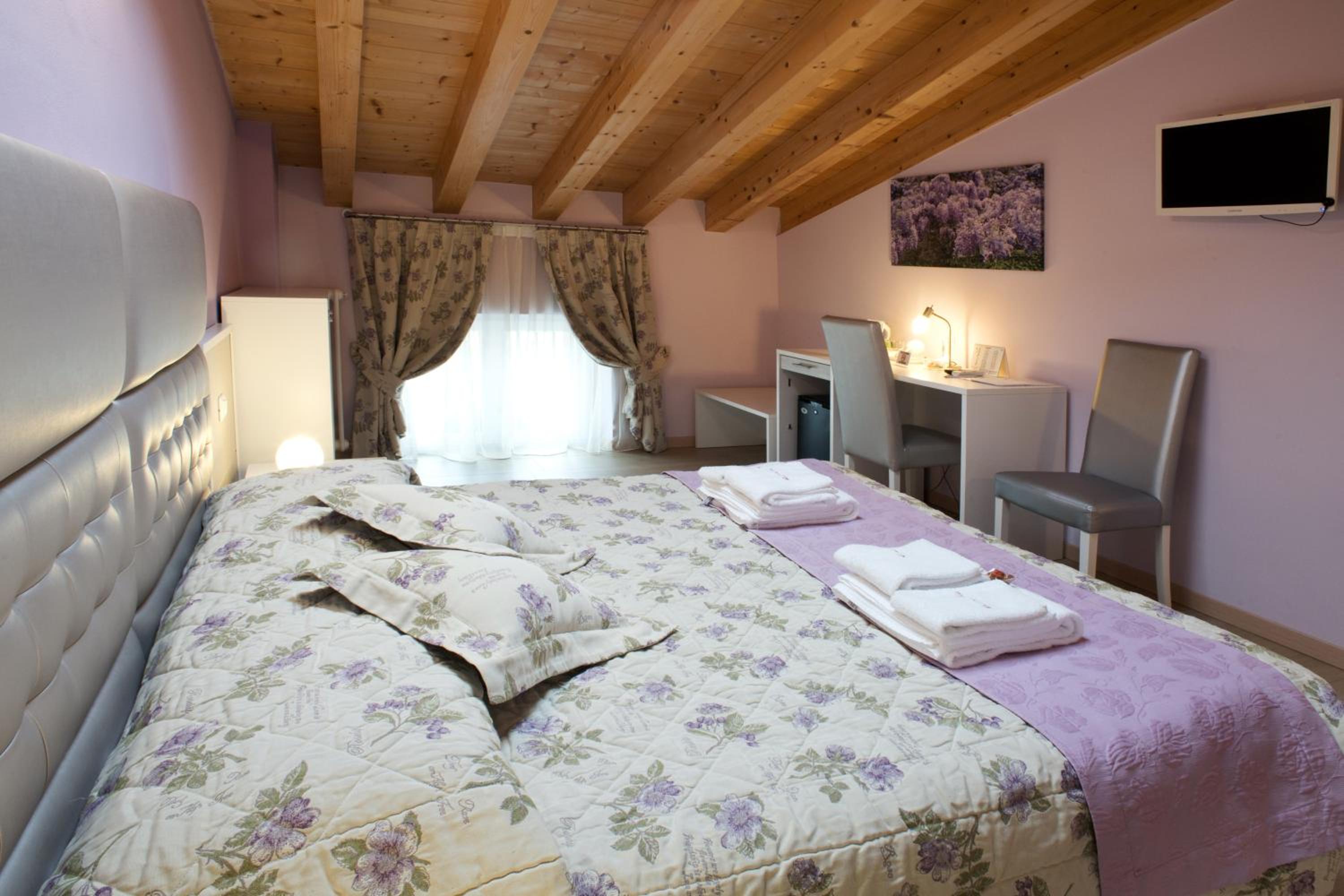 Superior Double or Twin Room - Photo 2