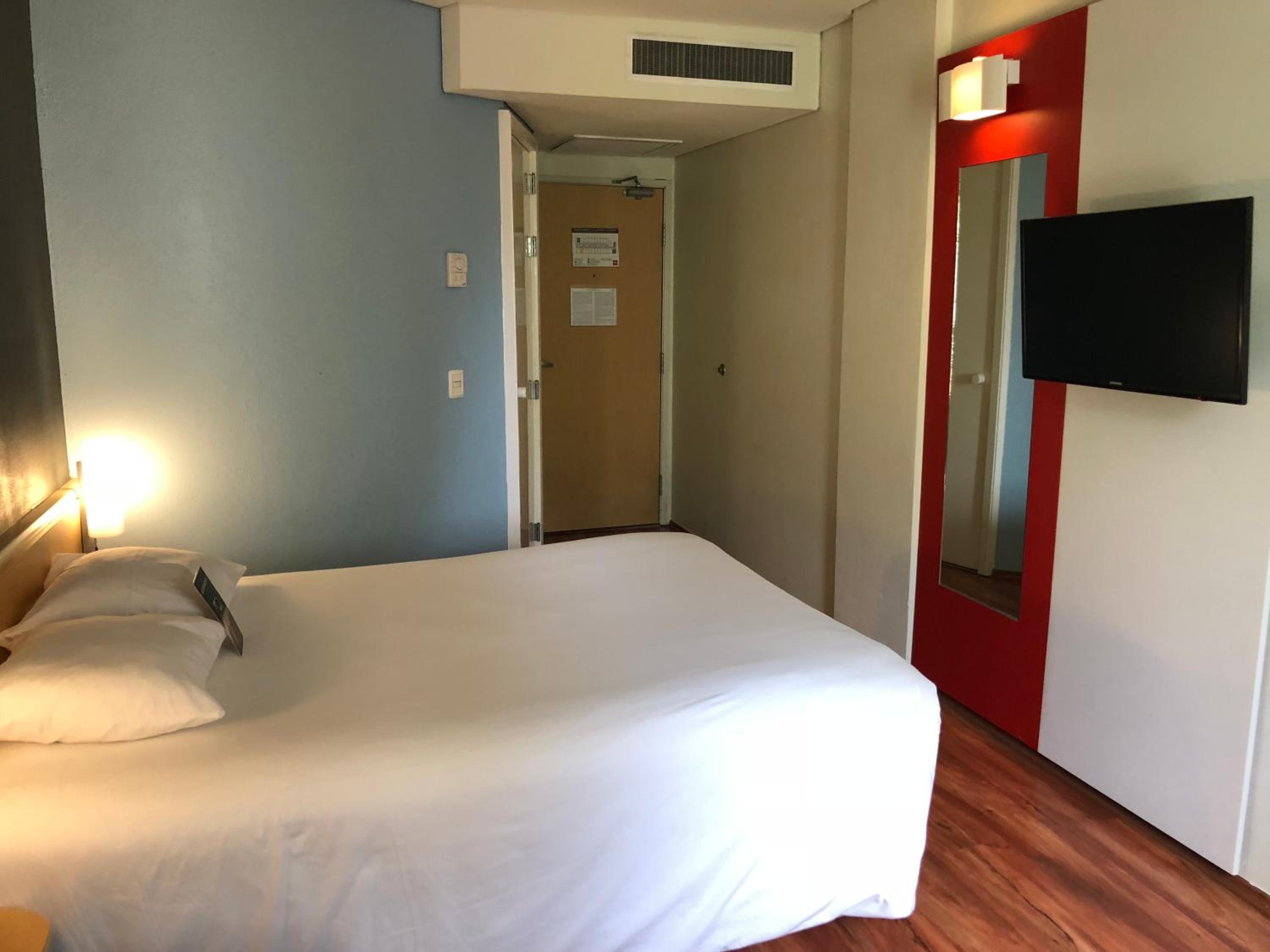 Standard Double Room - Photo 6
