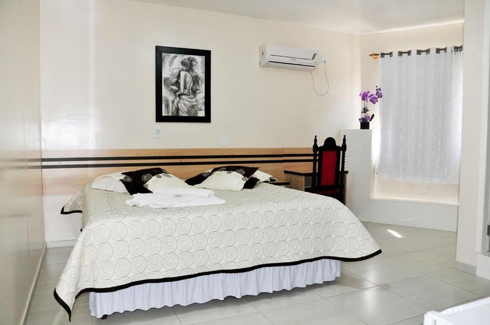 Single Room with Bath photo 3