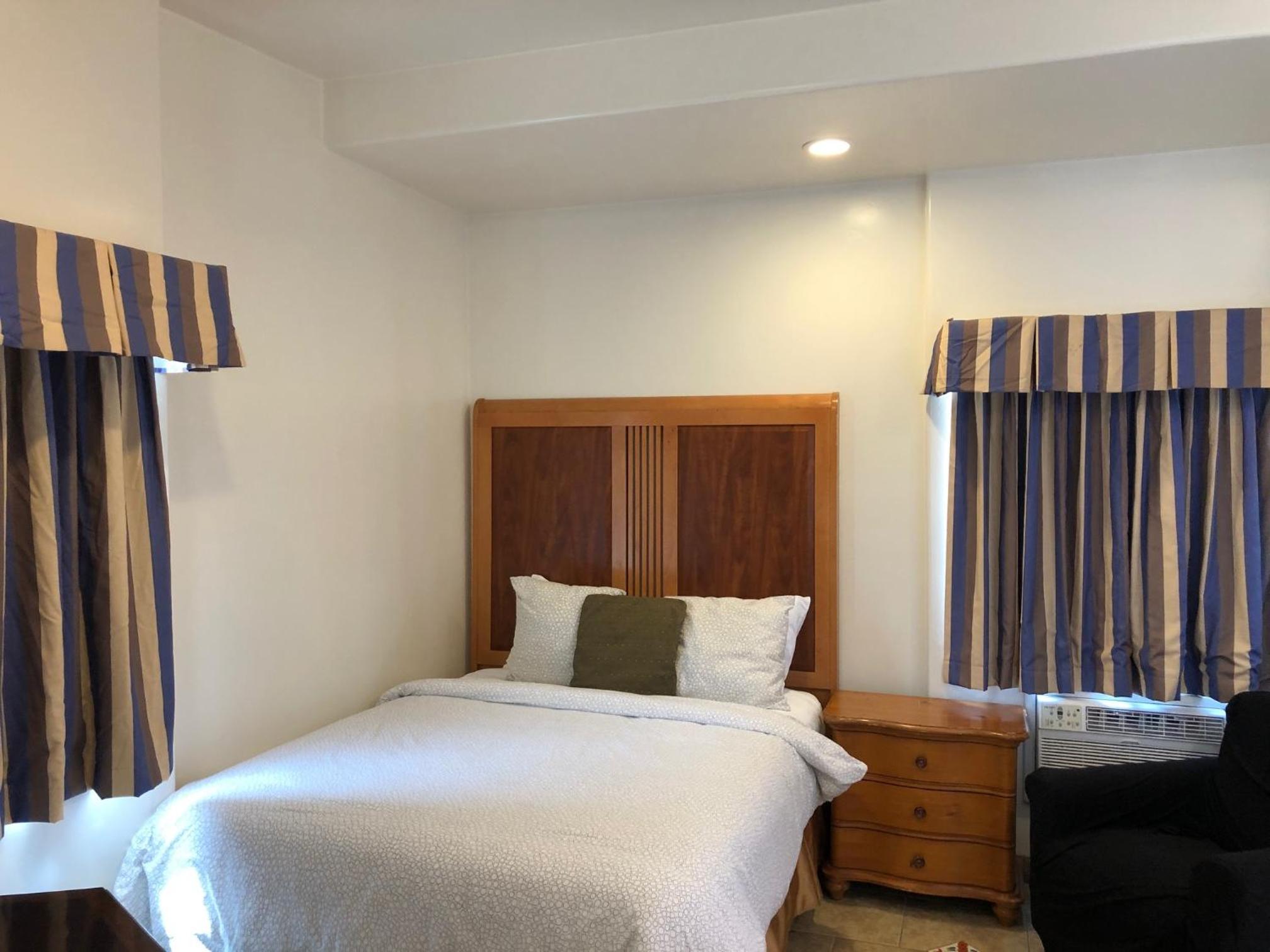 Queen Suite photo 1