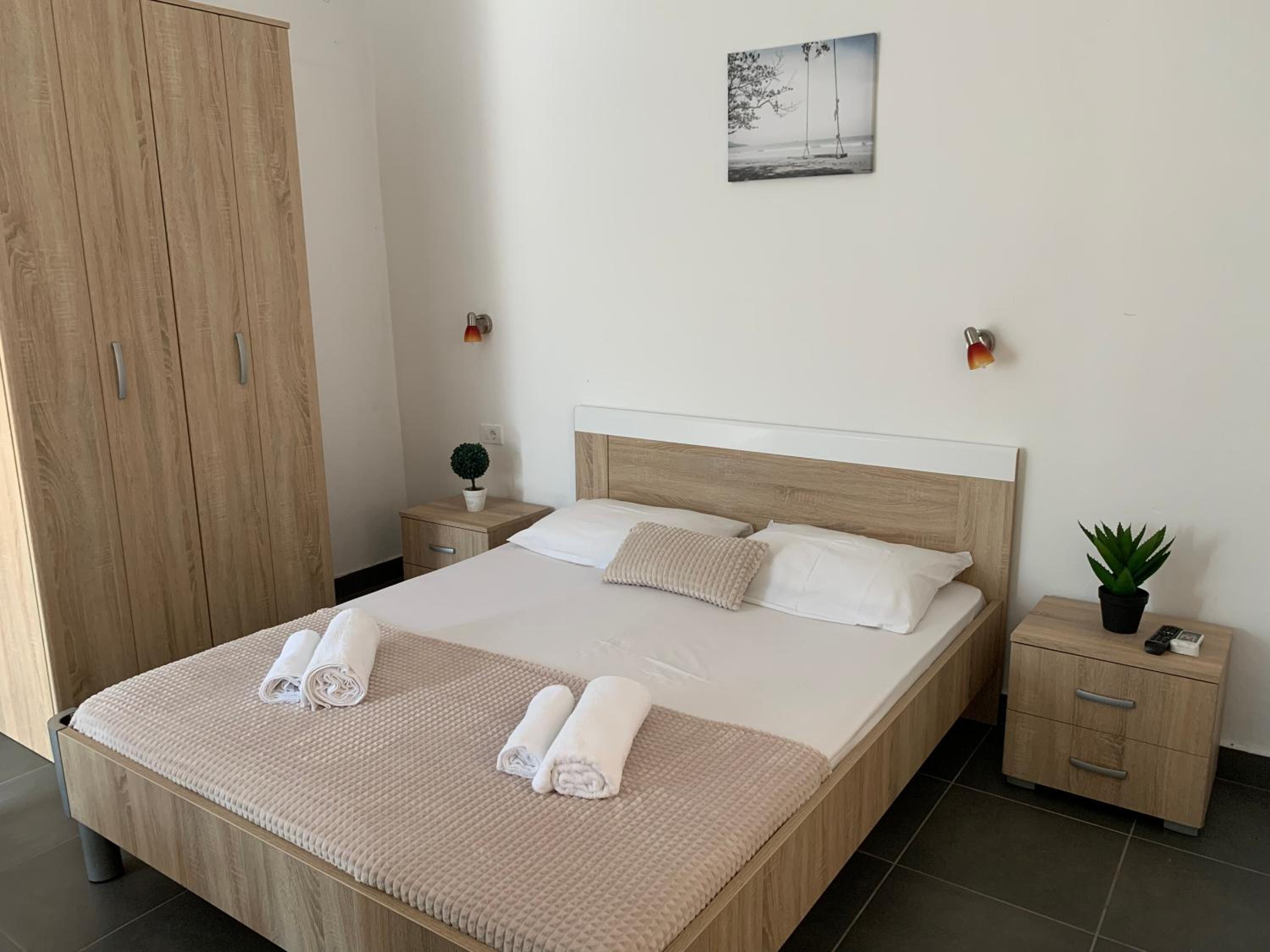Apartment (3 Adults)
