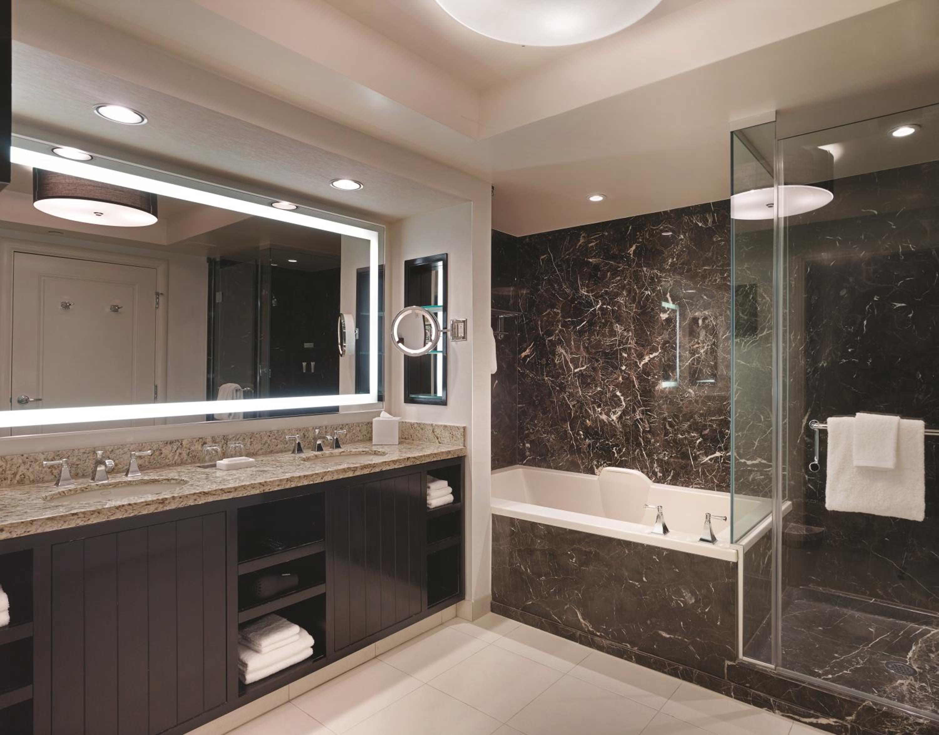 W Premier Two Queen Suite - Photo 2
