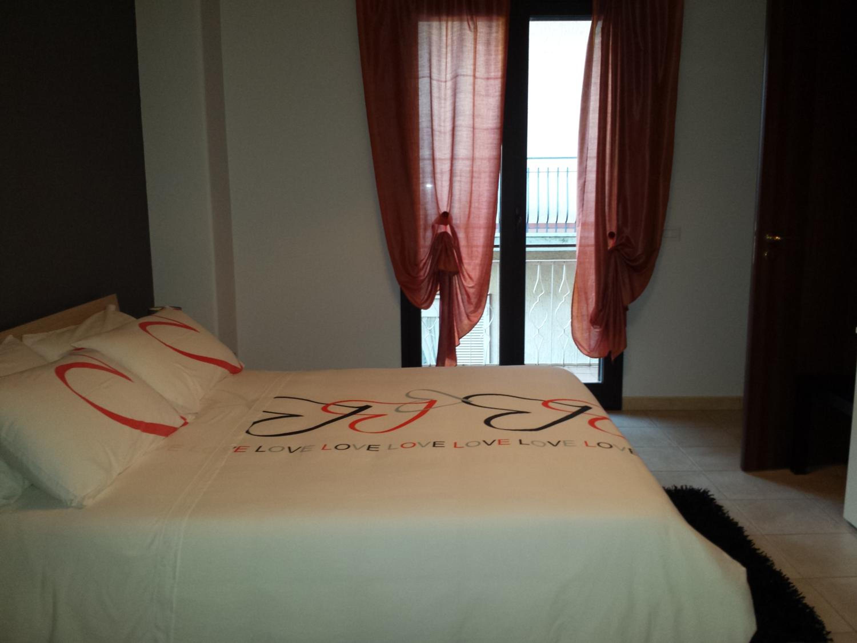 Double or Twin Room with Private Bathroom - Photo 11