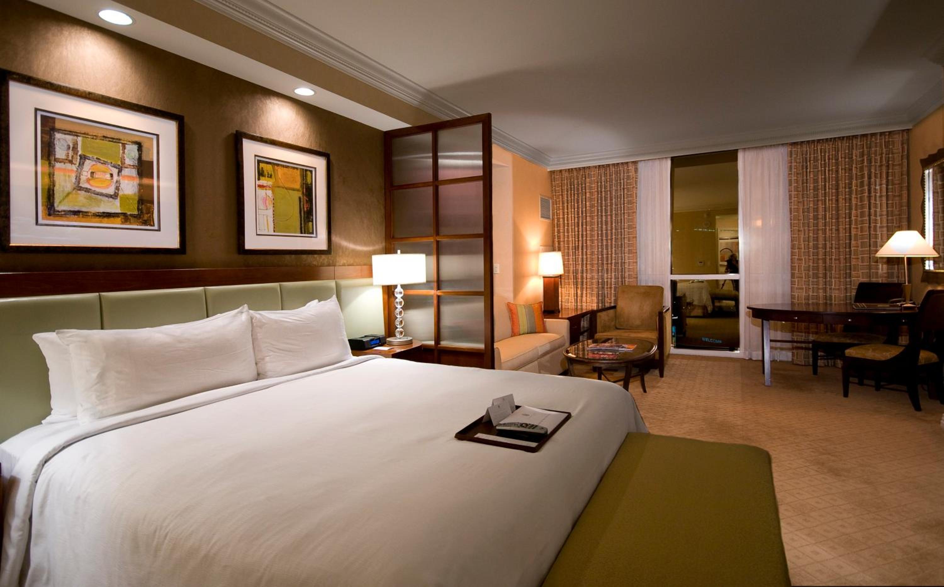 Signature Deluxe Suite photo 1