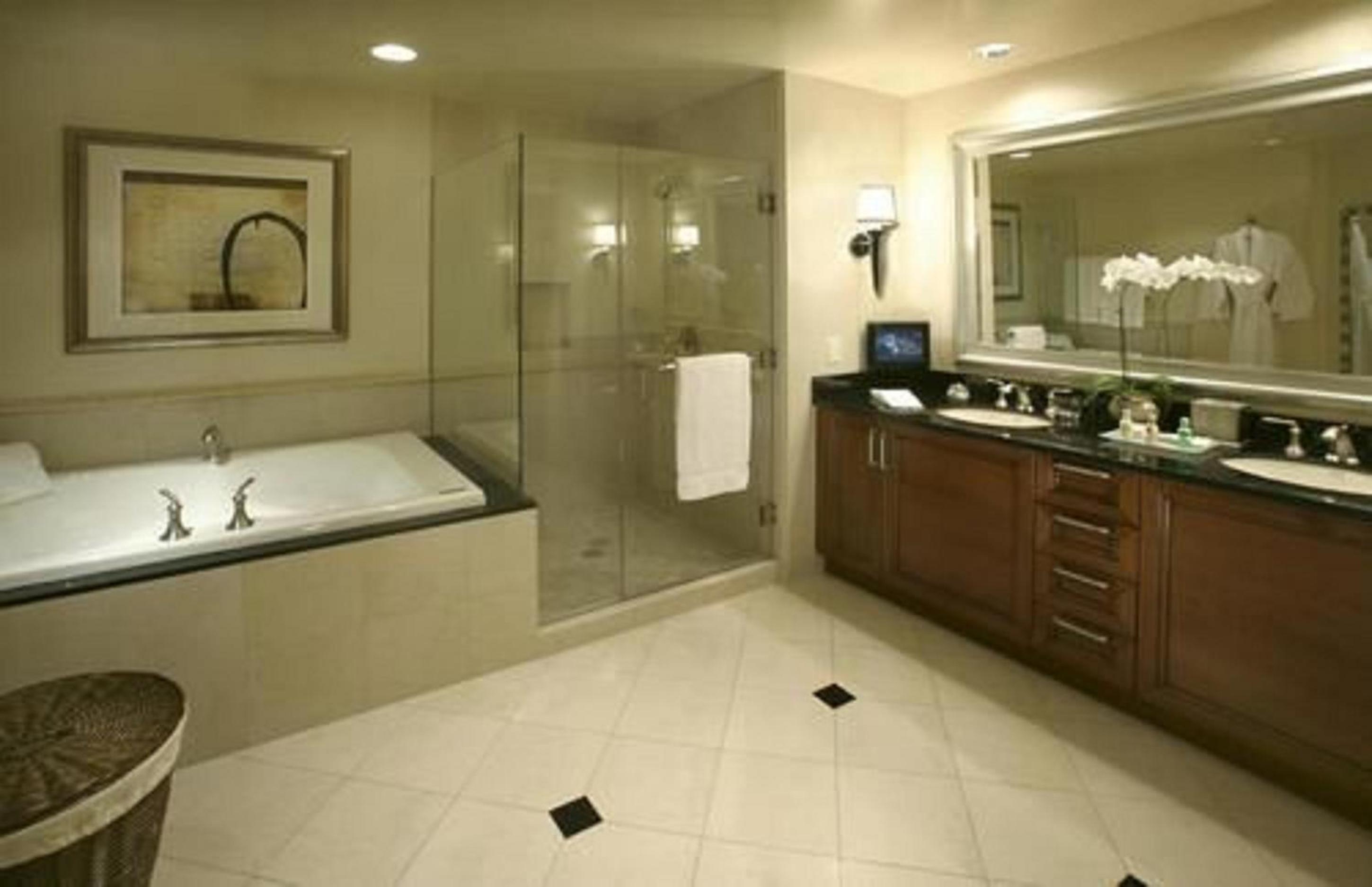 Signature Deluxe Suite photo 2