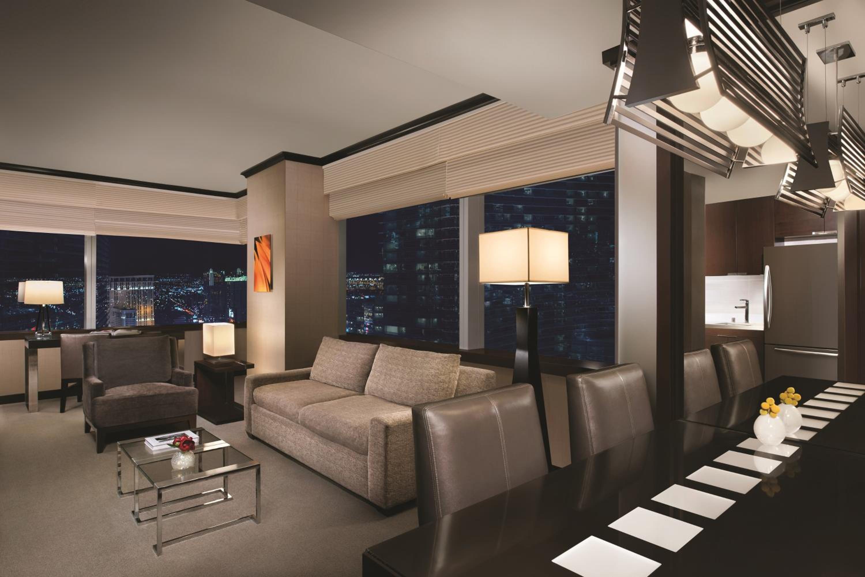 Executive Corner Suite - Photo 1