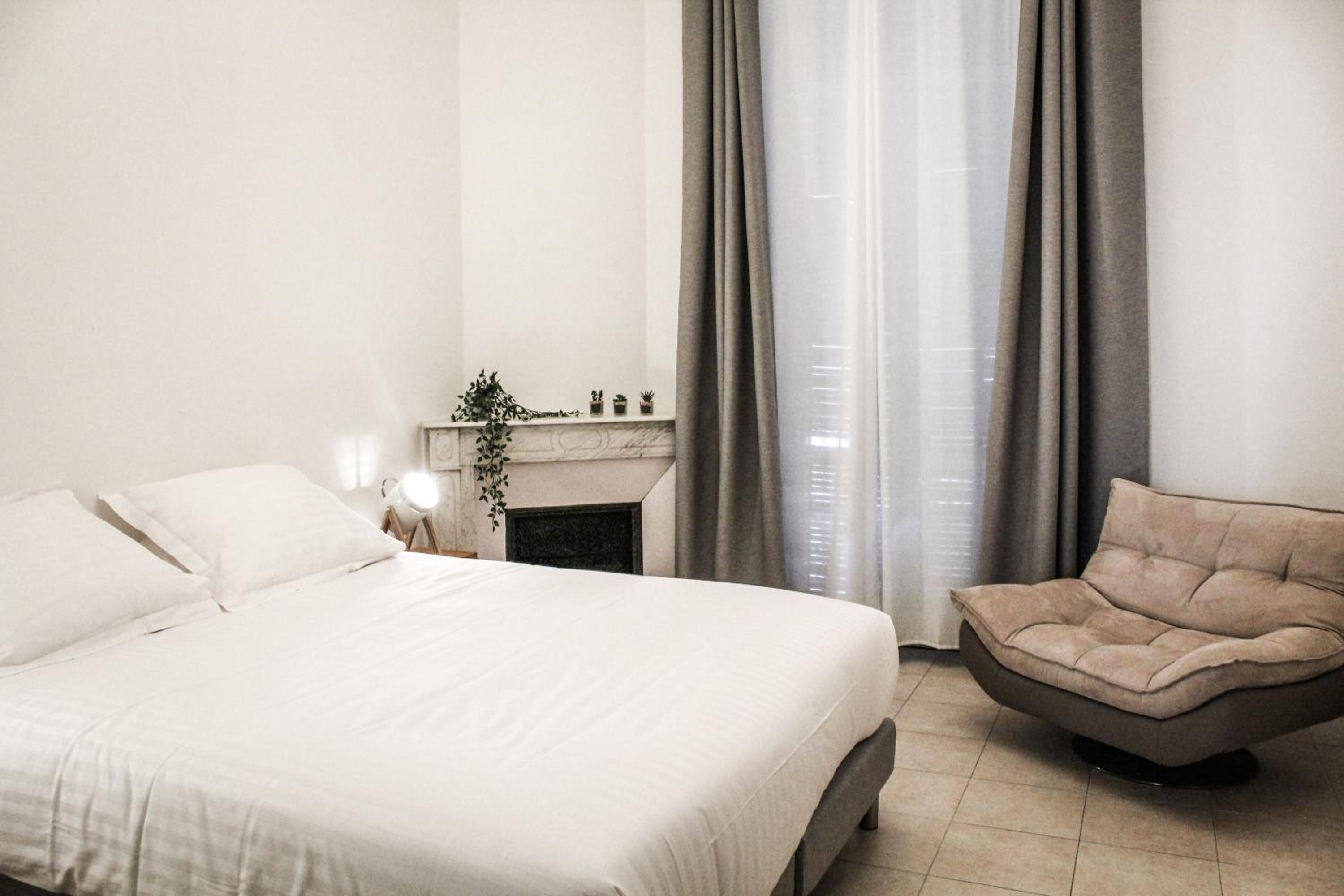 One-Bedroom Apartment - Photo 9