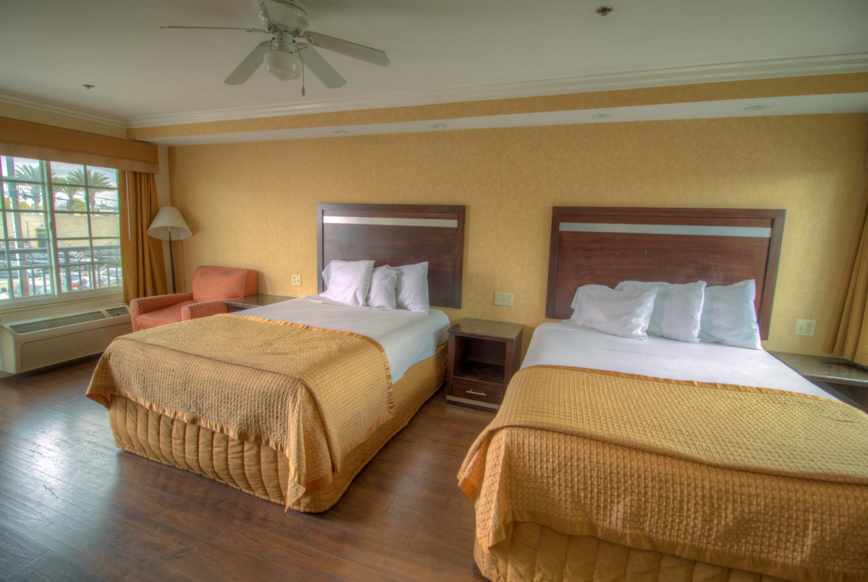 Family Room - Photo 15