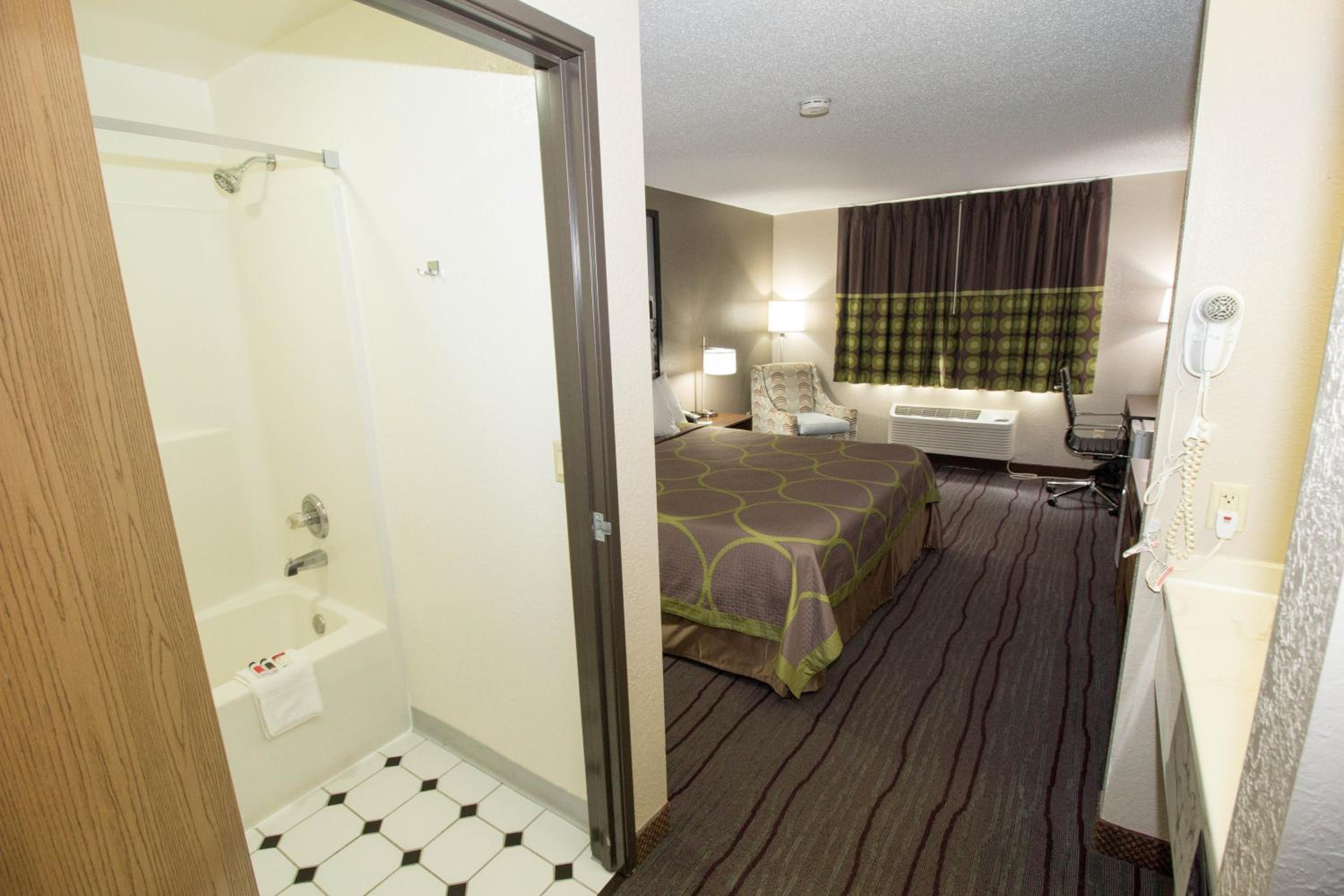 Business King Room - Non-Smoking - Photo 5