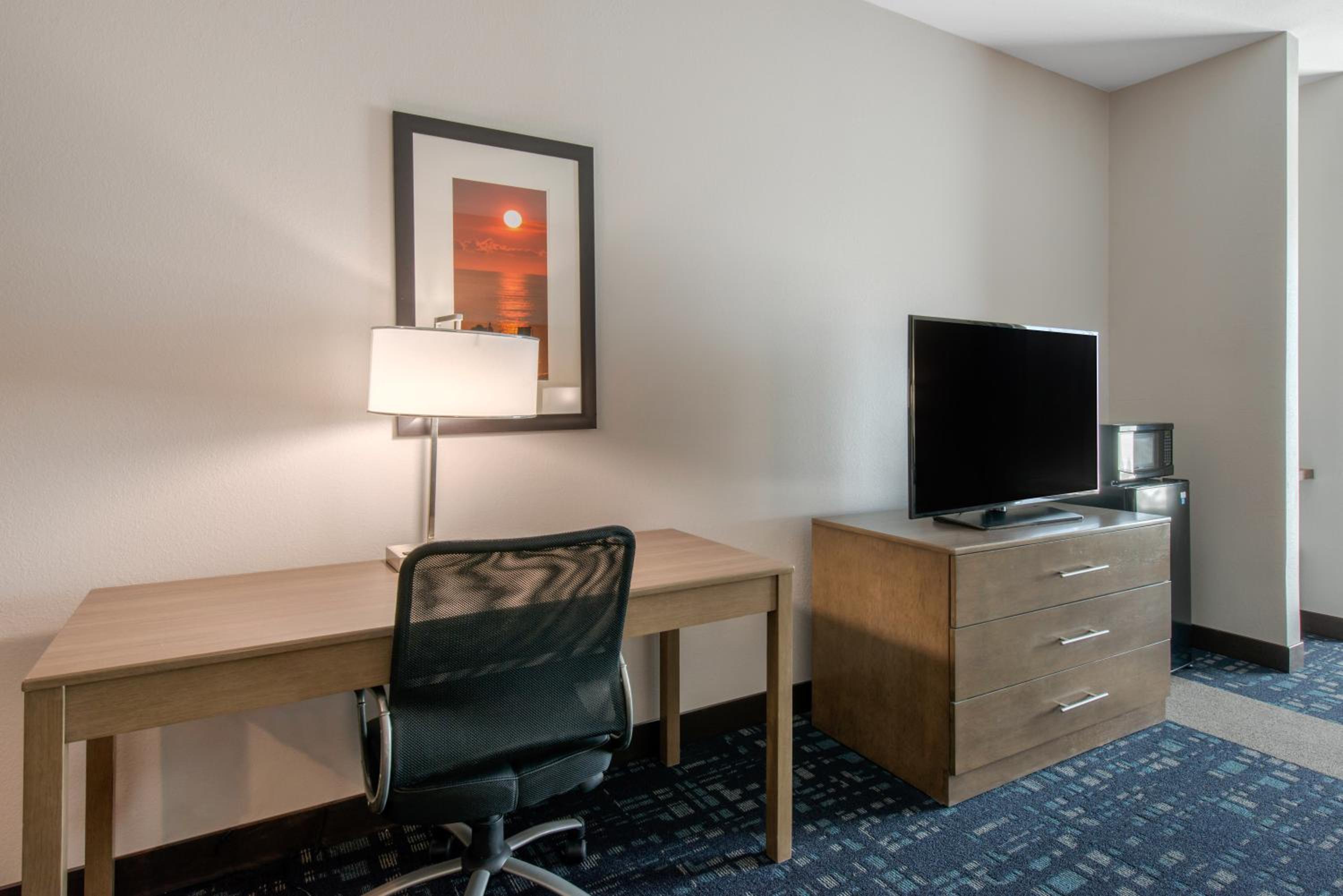 King Suite - Disability Access/Non-Smoking