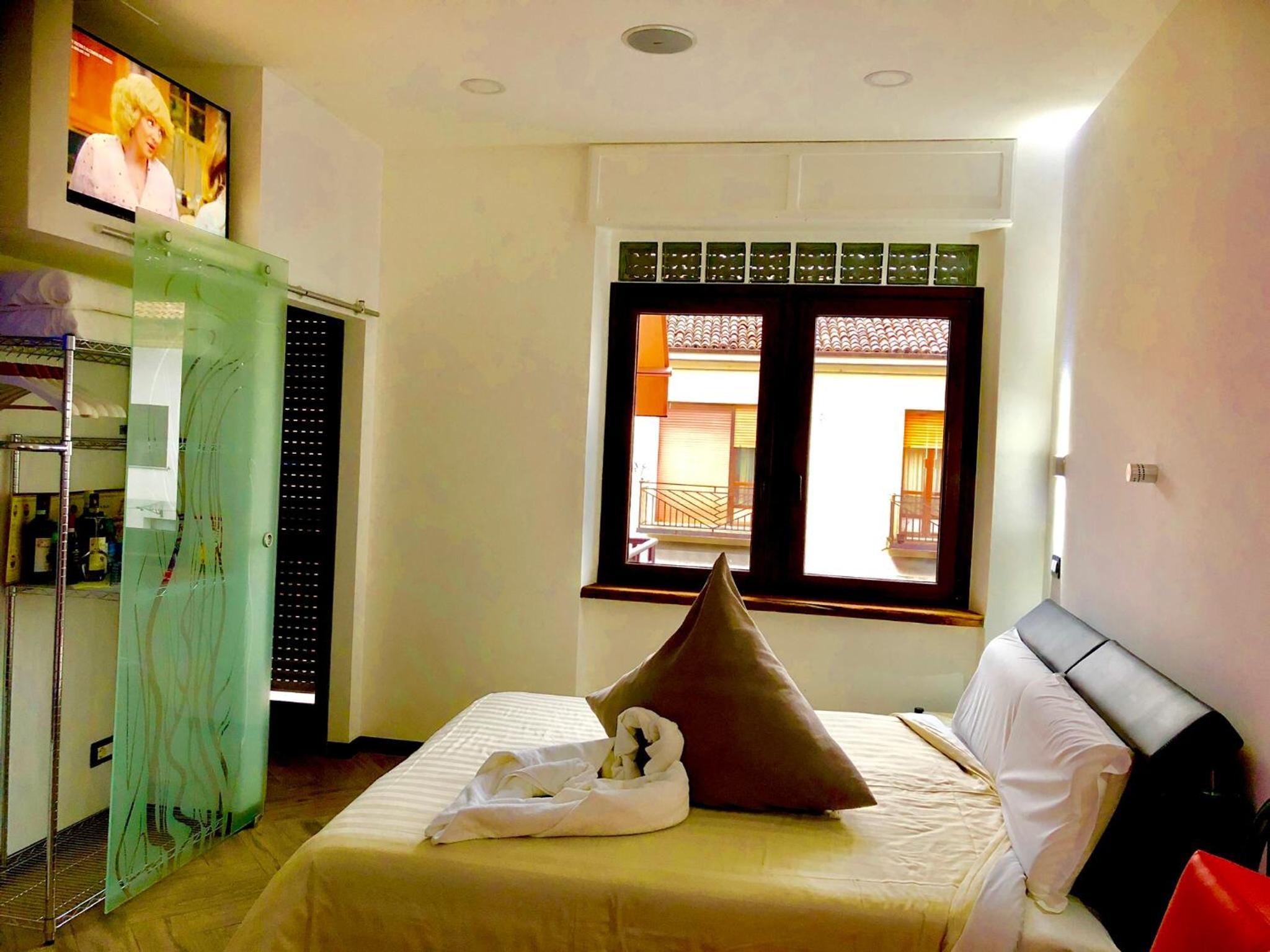 King Suite with Spa Bath photo 1