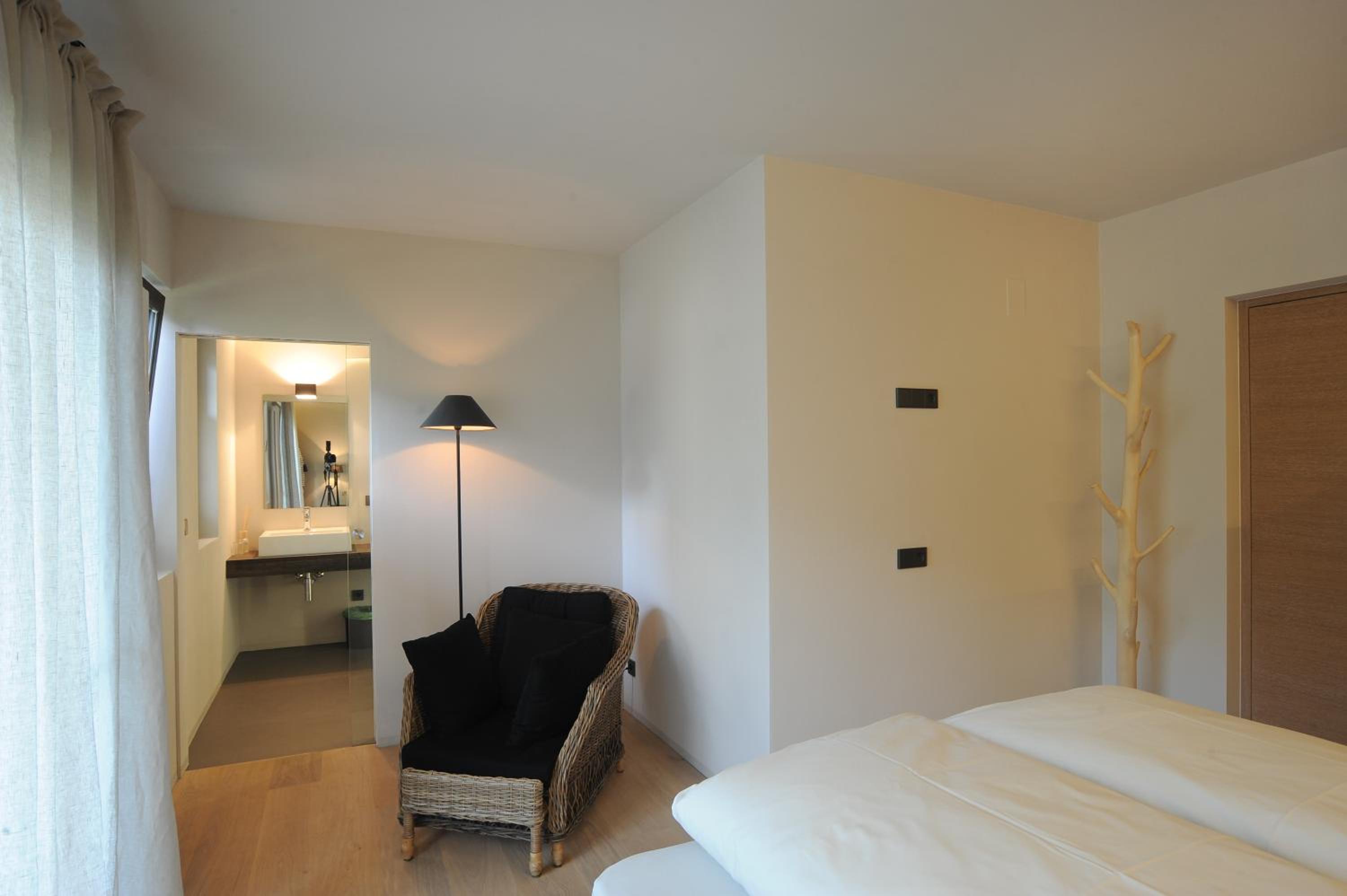 Superior Double Room with Balcony - Photo 6