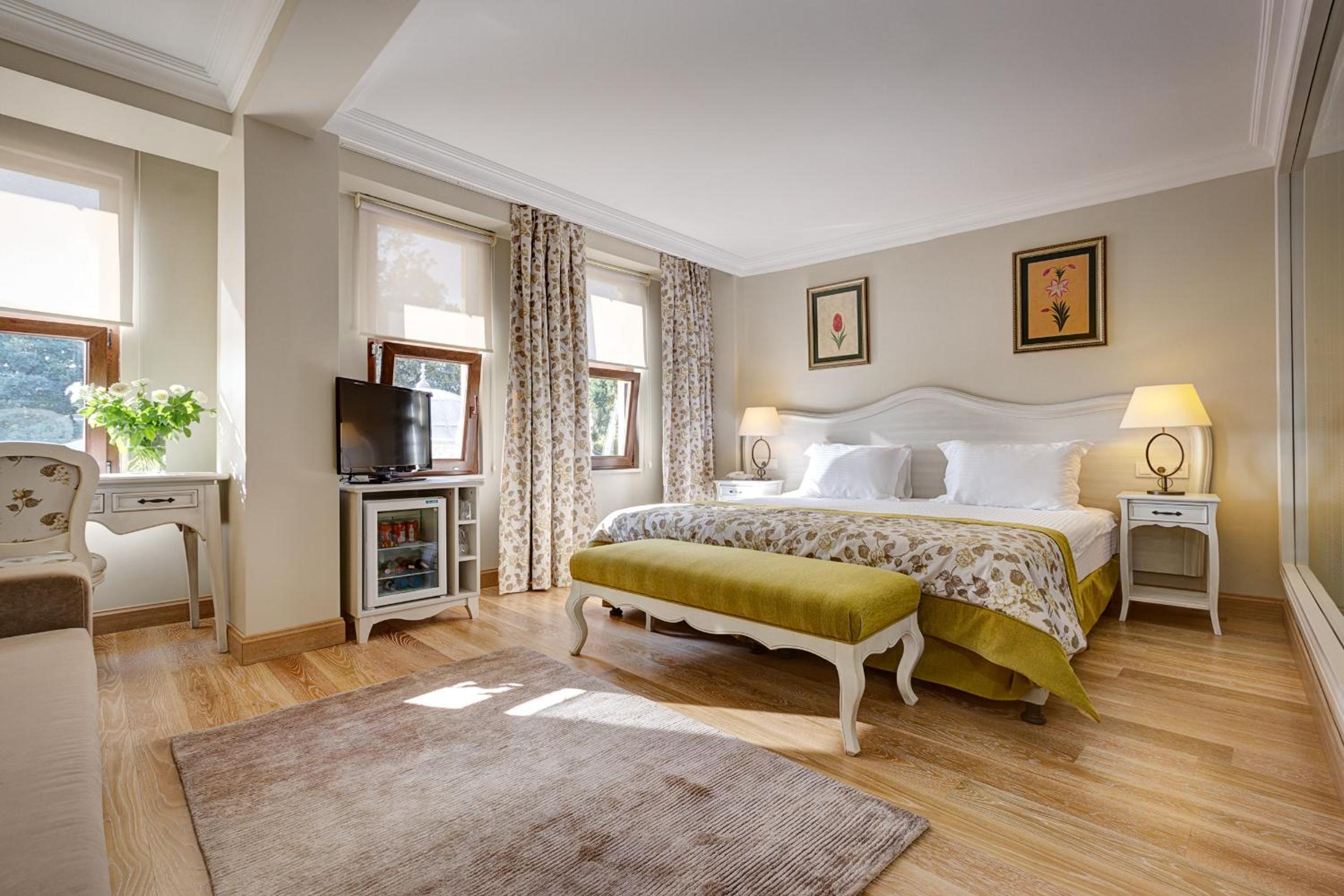 Queen Suite photo 2