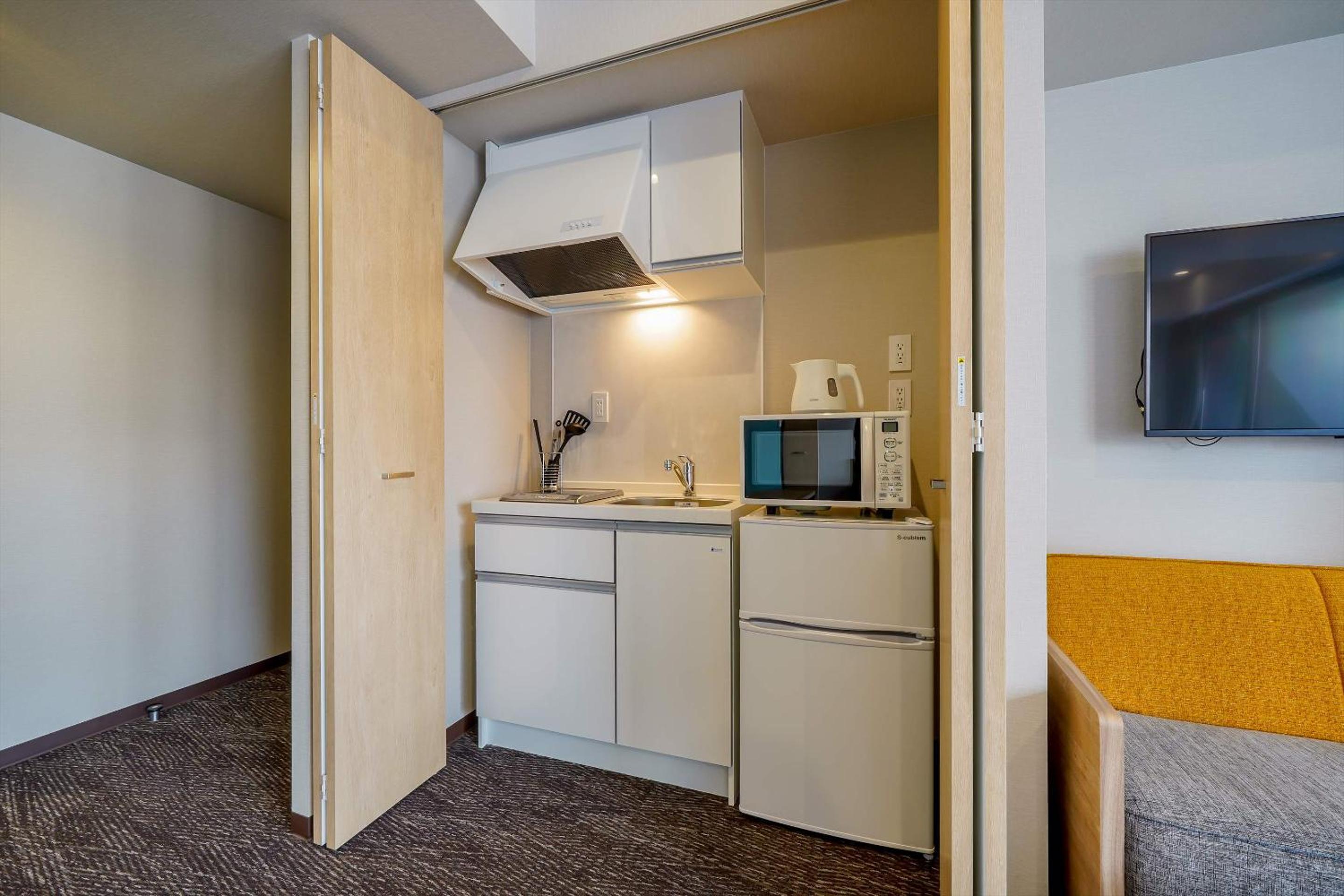 Superior Triple with Kitchen - Photo 6