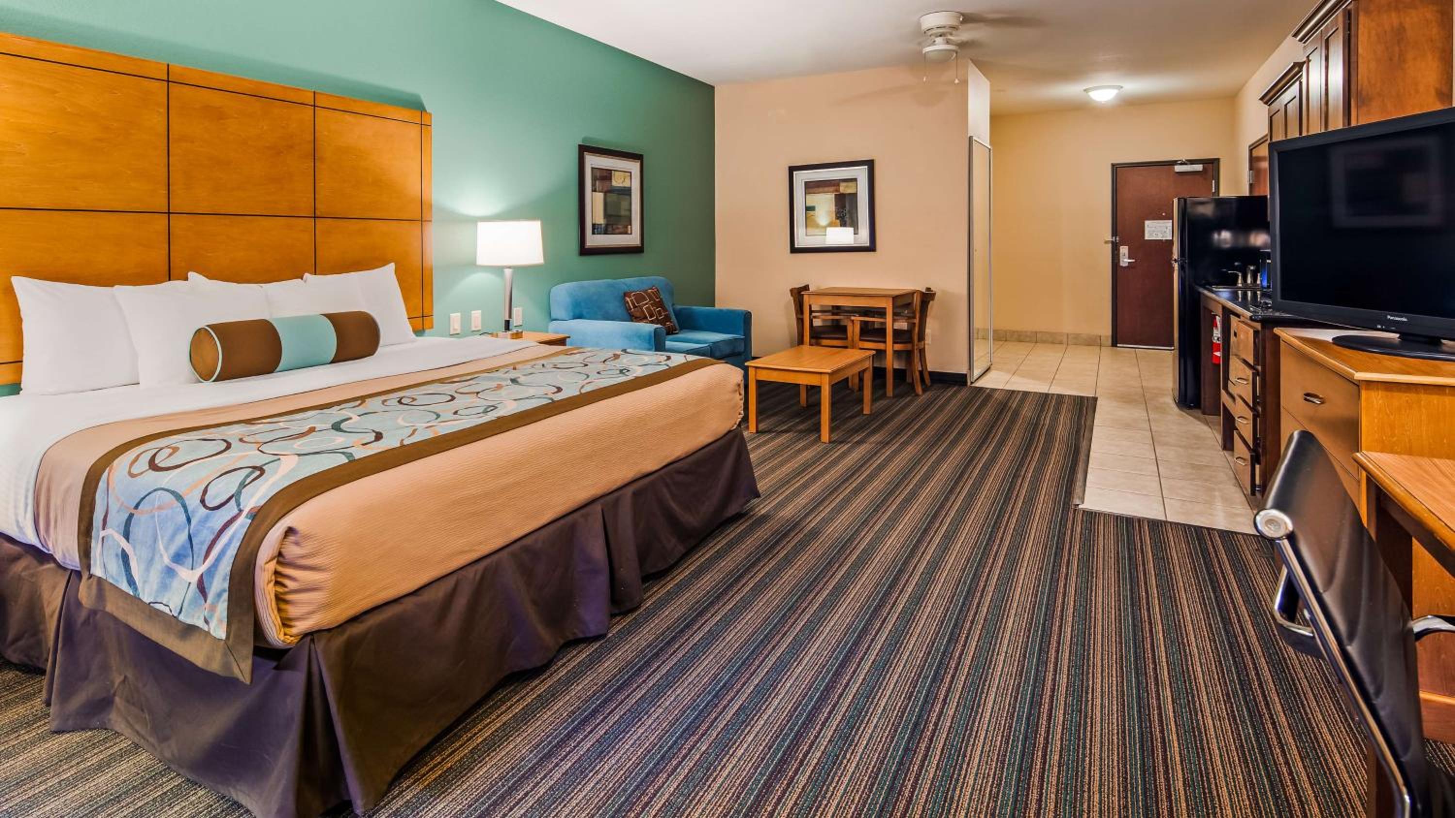 Best Western Plus Seminole Hotel & Suites