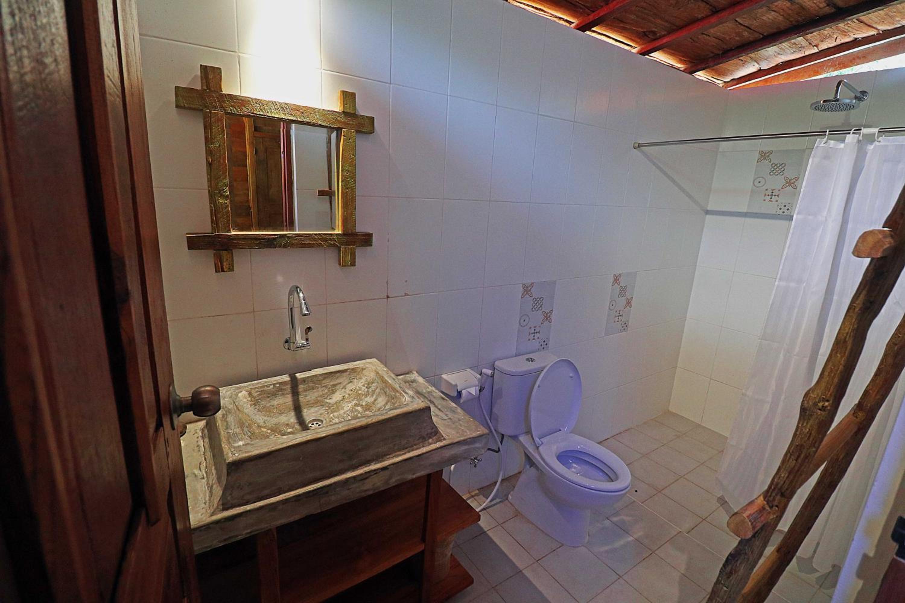 Standard Twin Room with Garden View - Photo 4