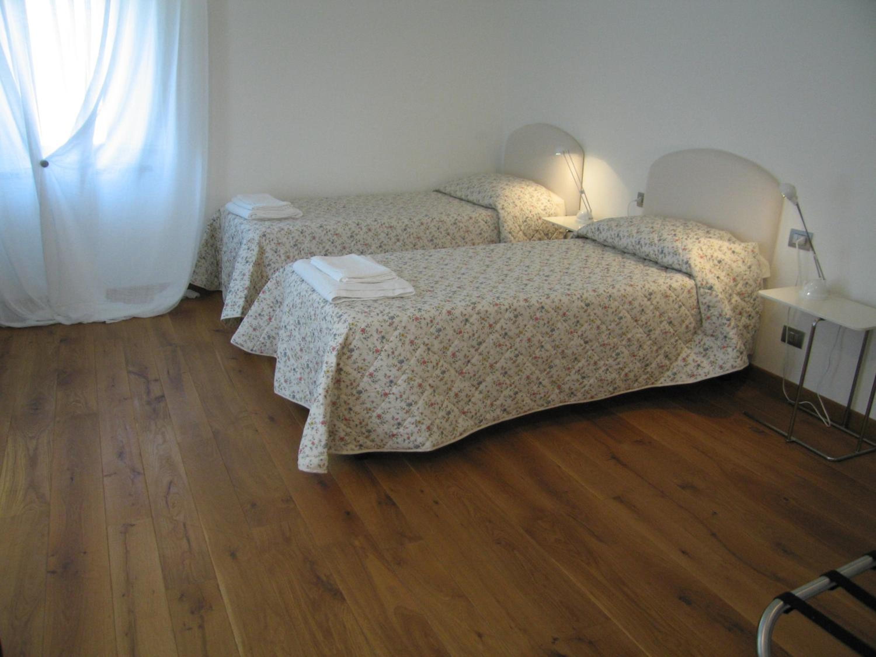 Double Room - Photo 4