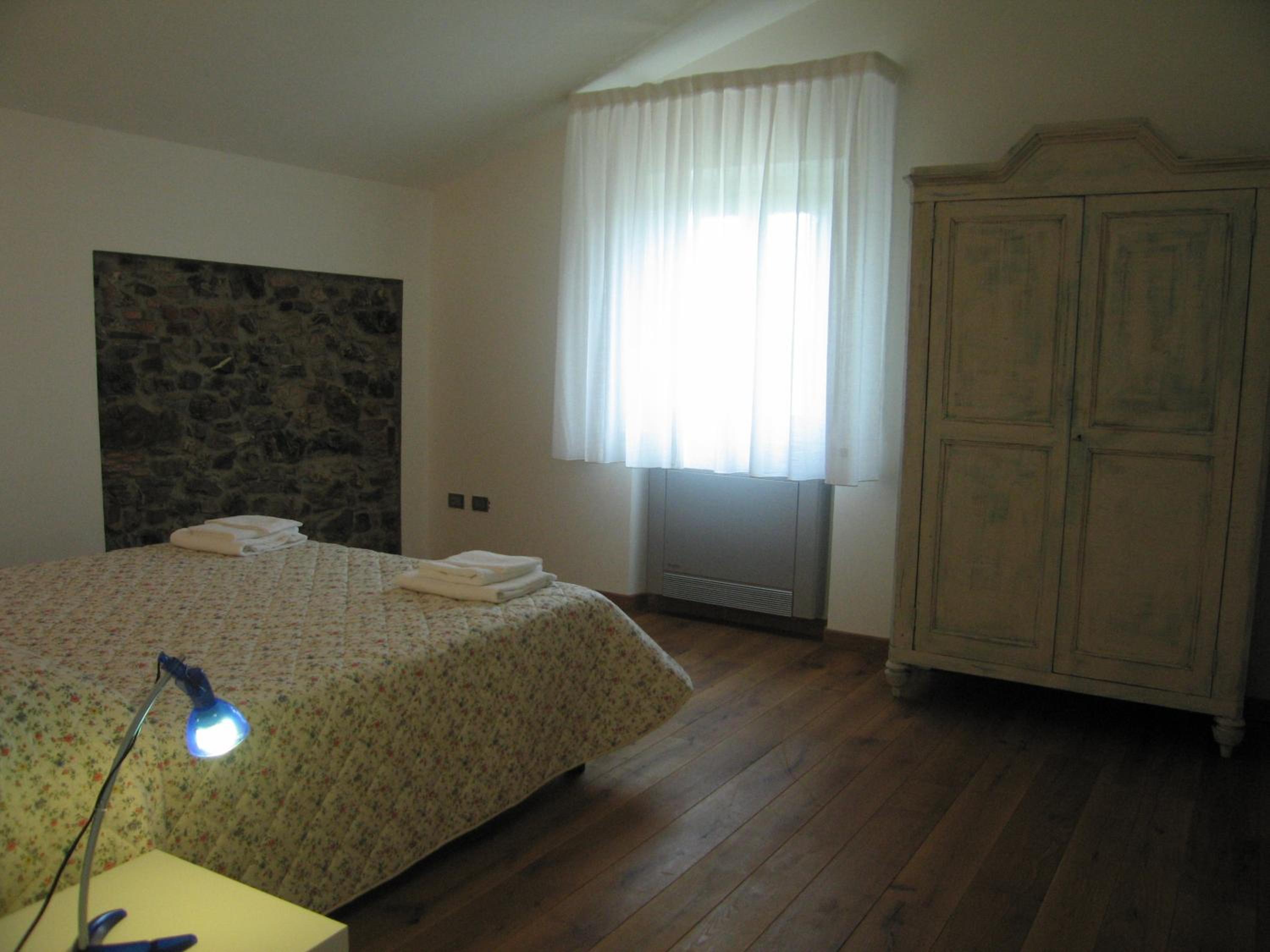 Double Room - Photo 8