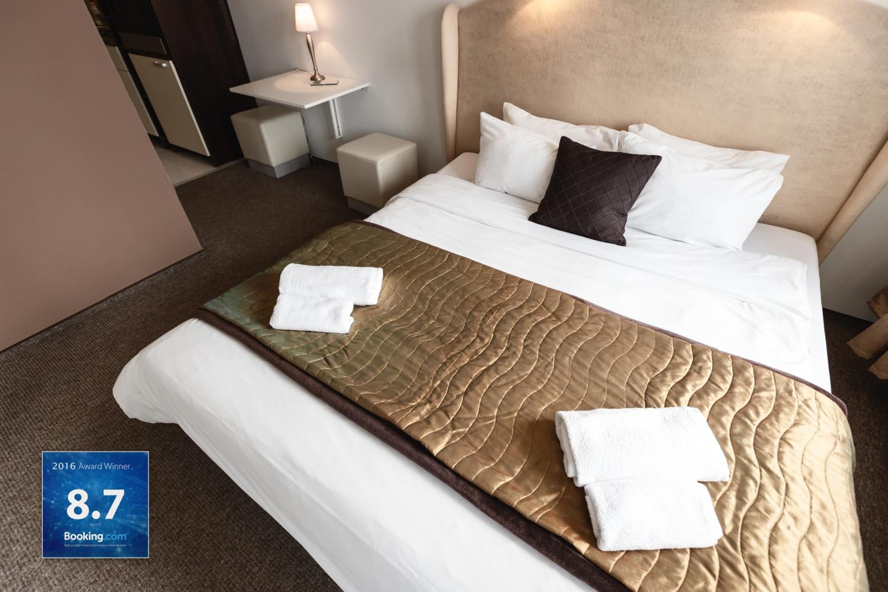 Double or Twin Room with Balcony - Photo 5