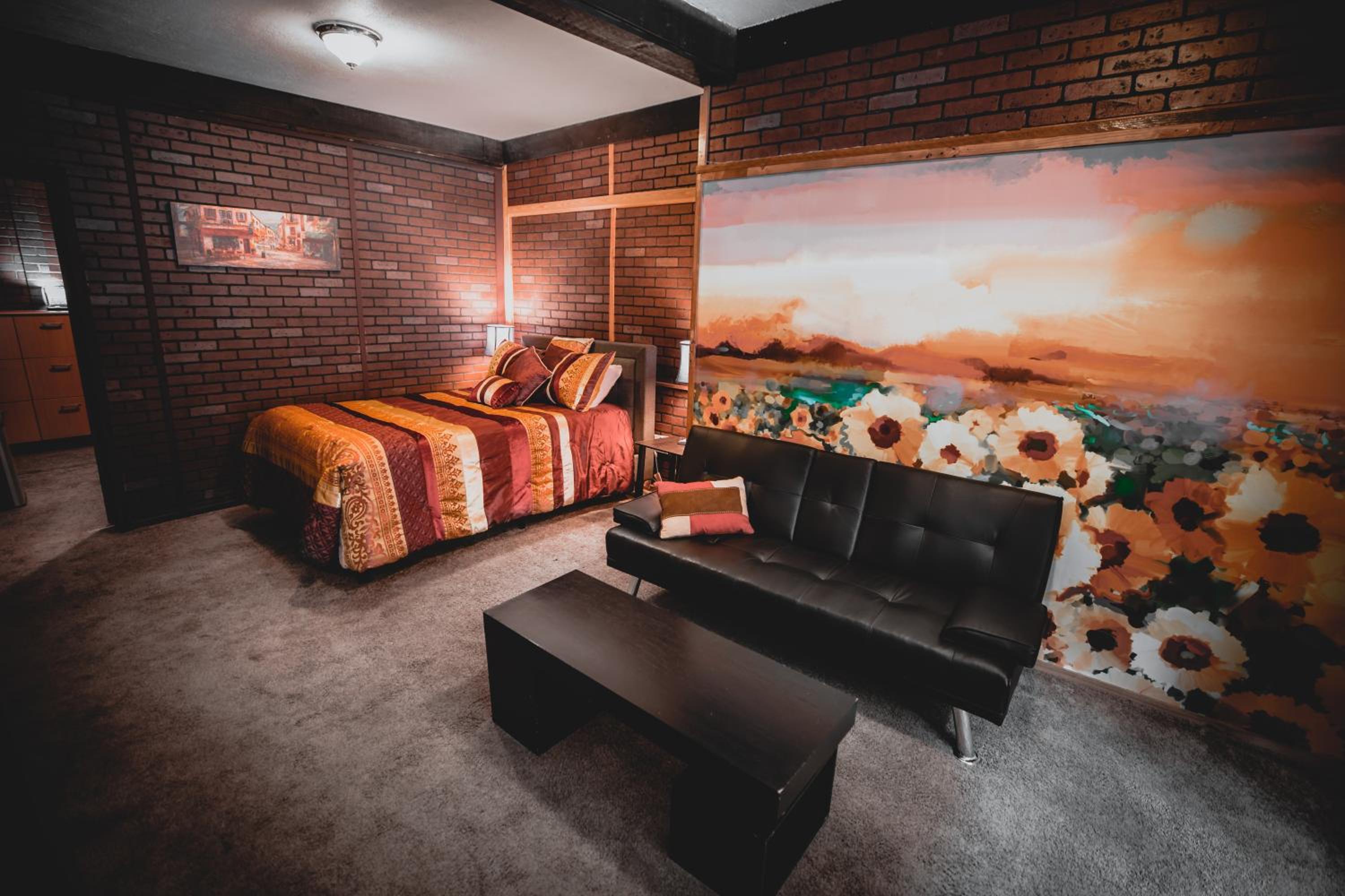 Suite Inn - Photo 8
