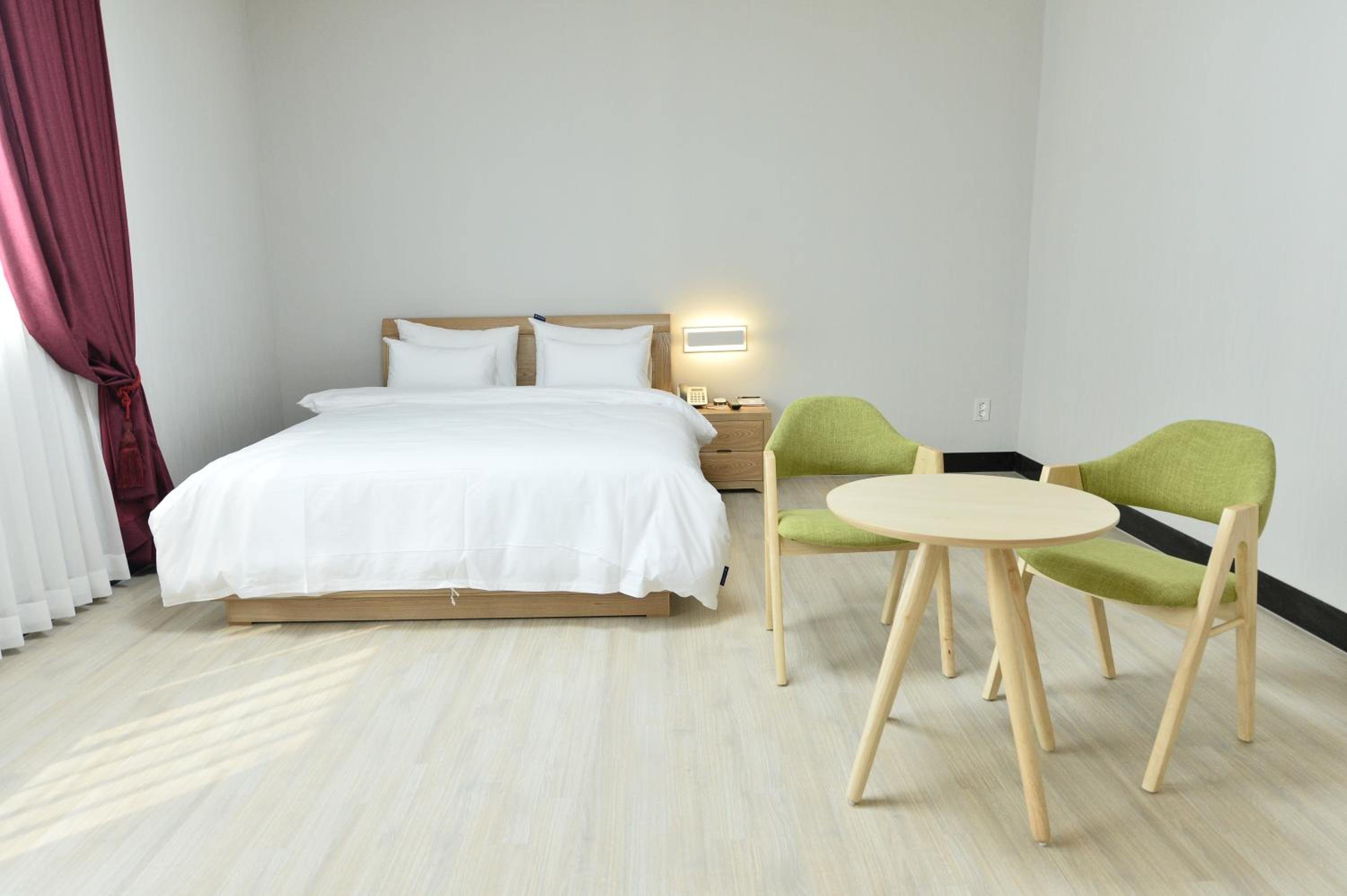 Deluxe Twin Room - Photo 2